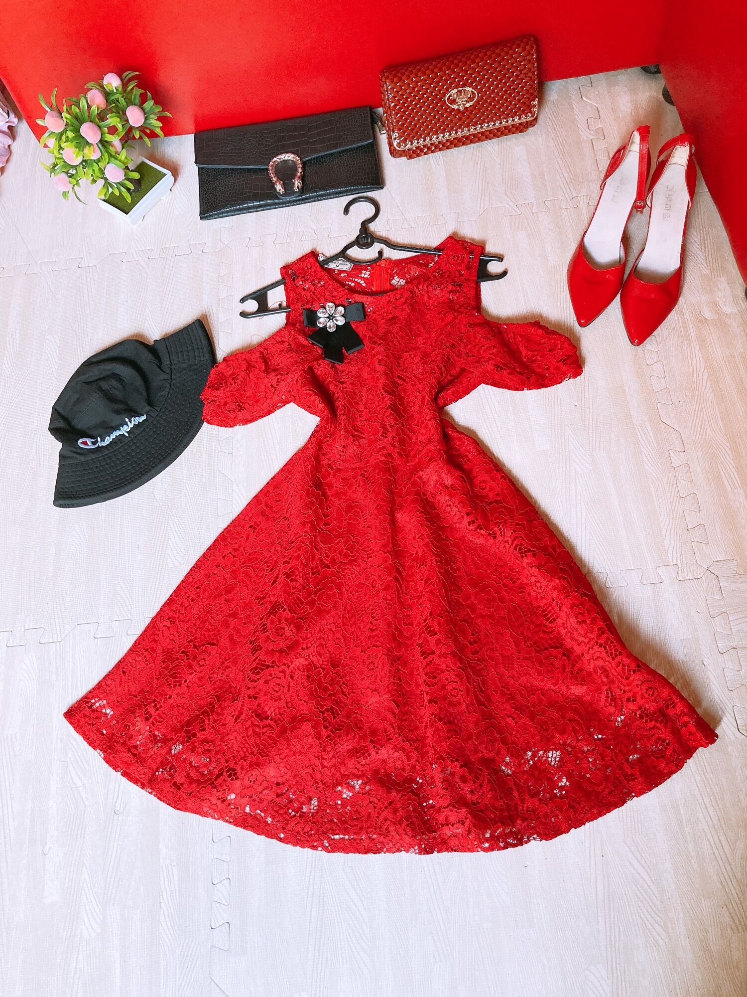 Đầm voan rớt vai