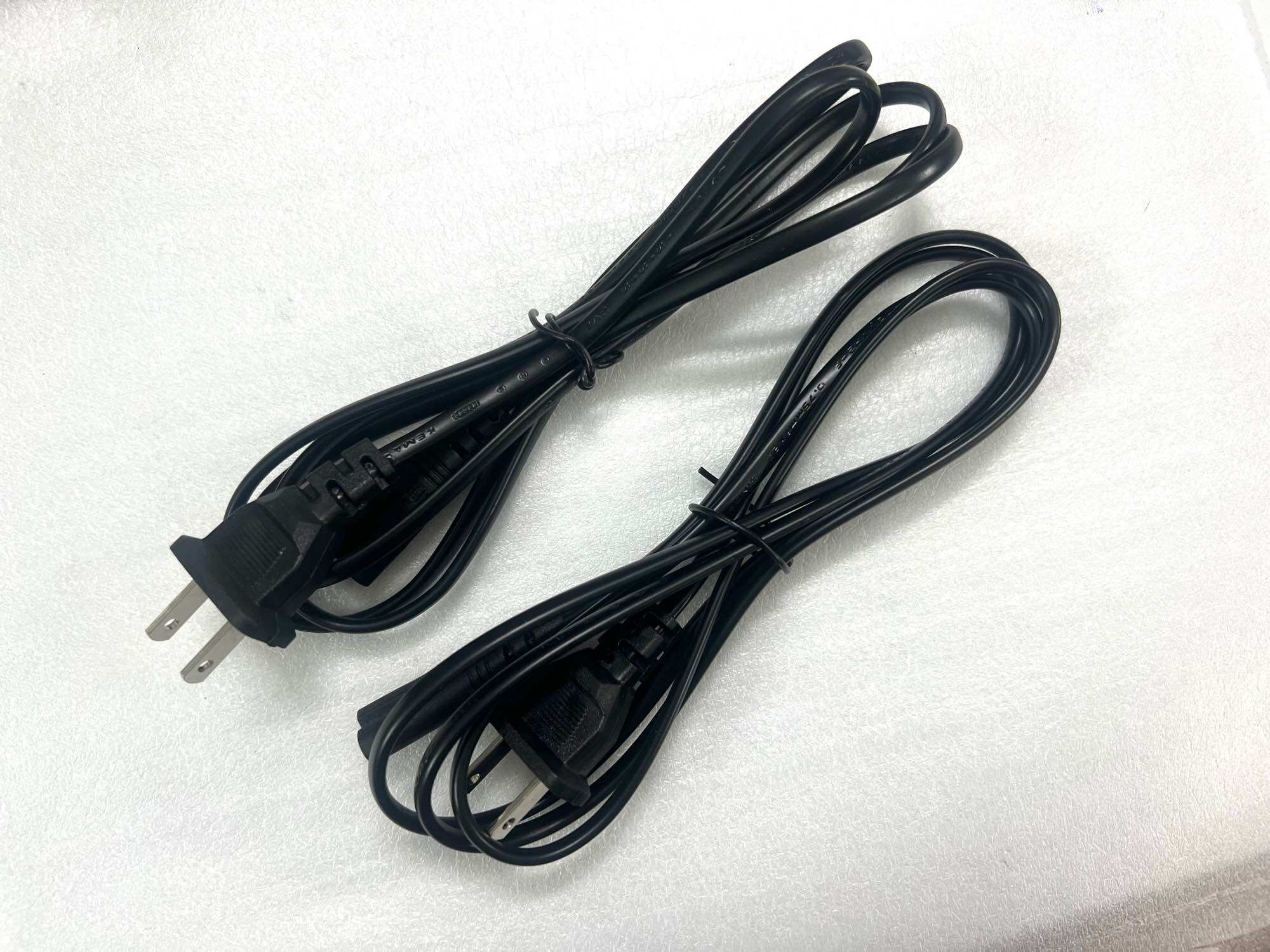 Dây nguồn số 8  ( lõi 0,75mm dài 1,5m )