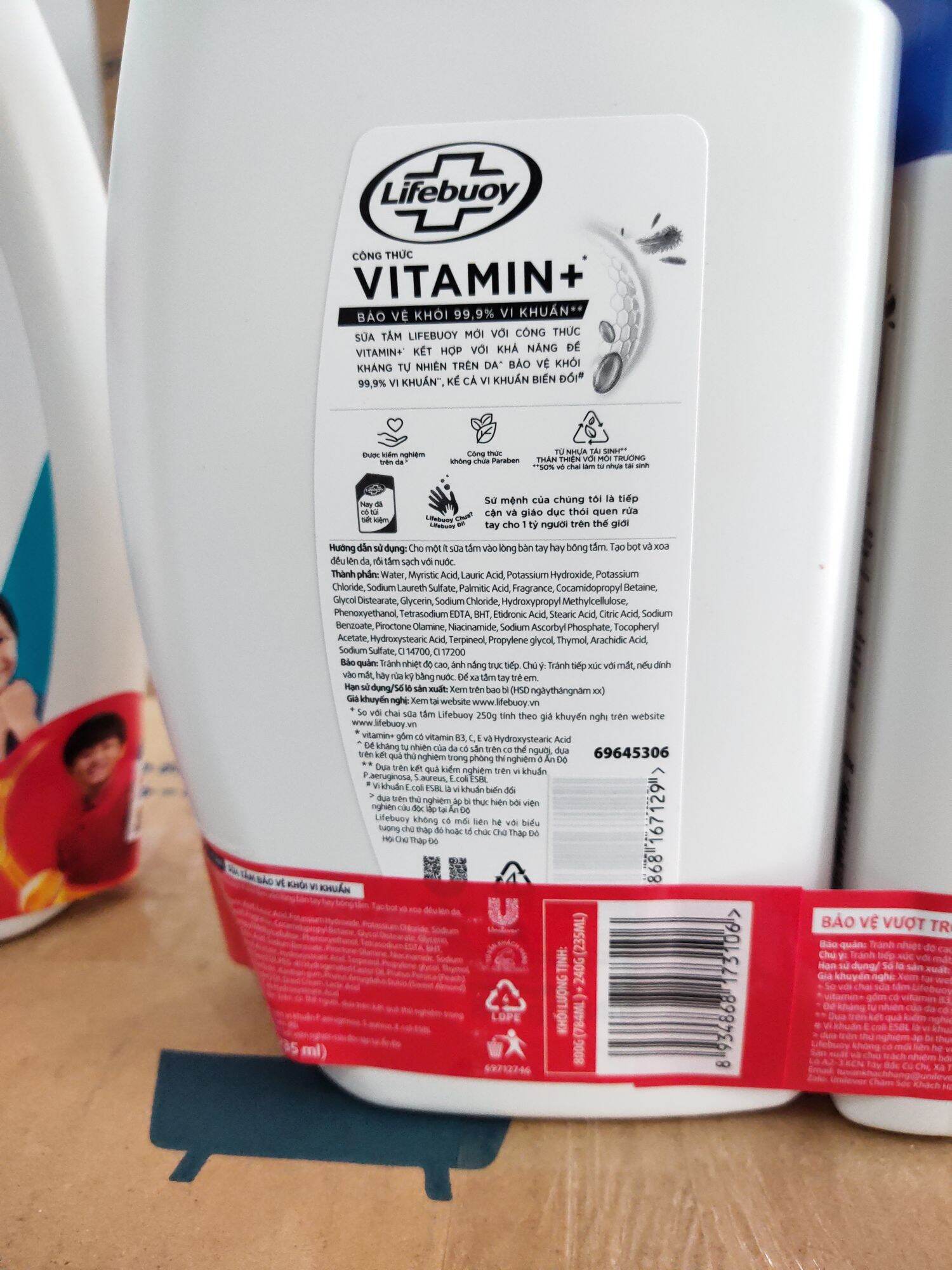 sữa tắm Lifebuoy 800g(tặng chai sữa tắm 240g)