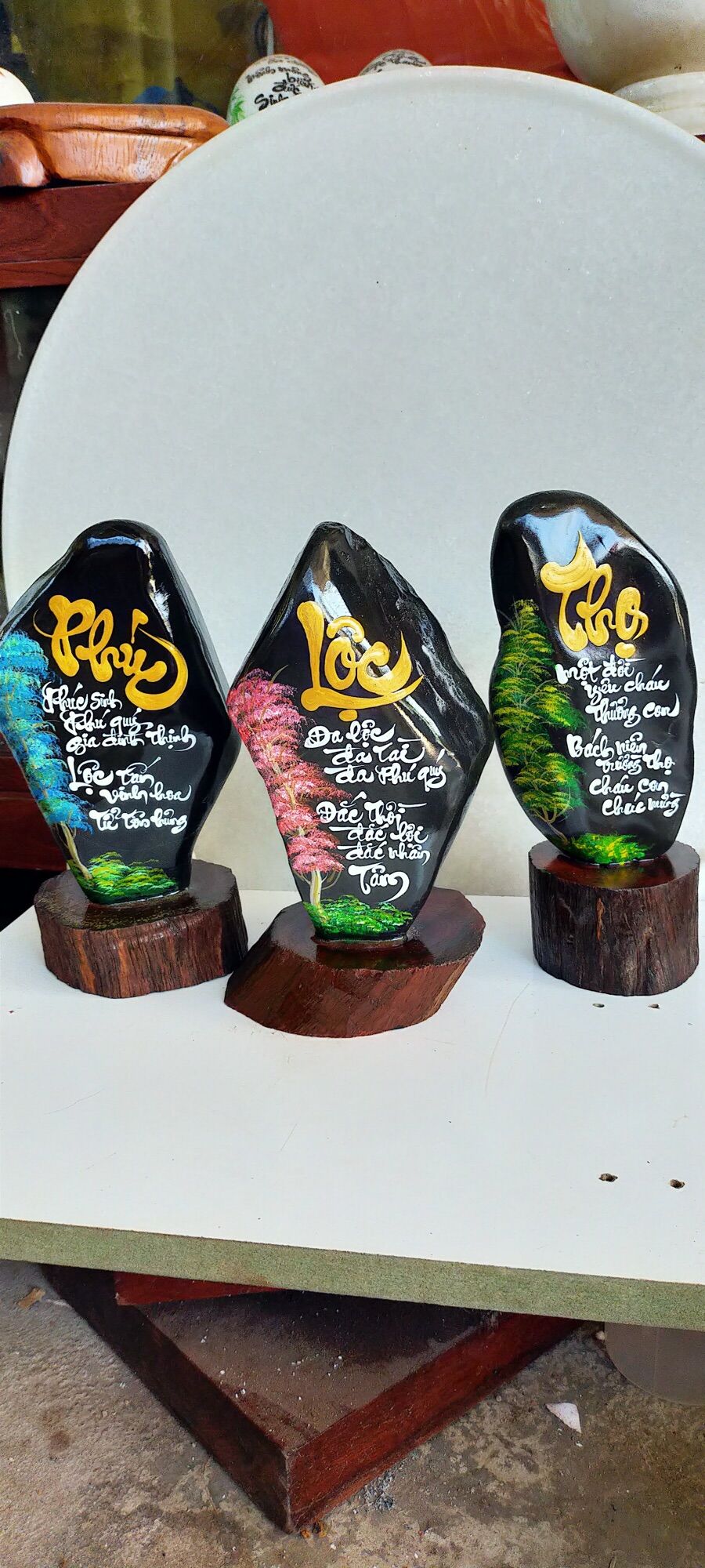 Thư pháp trên đá màu tự nhiên,thơ:( Phúc Lộc Thọ),quý khách click “mua ngay” để chọn lựa sản phẩm mua đúng ý, viết chữ theo yêu cầu khách ...( TPTD01)