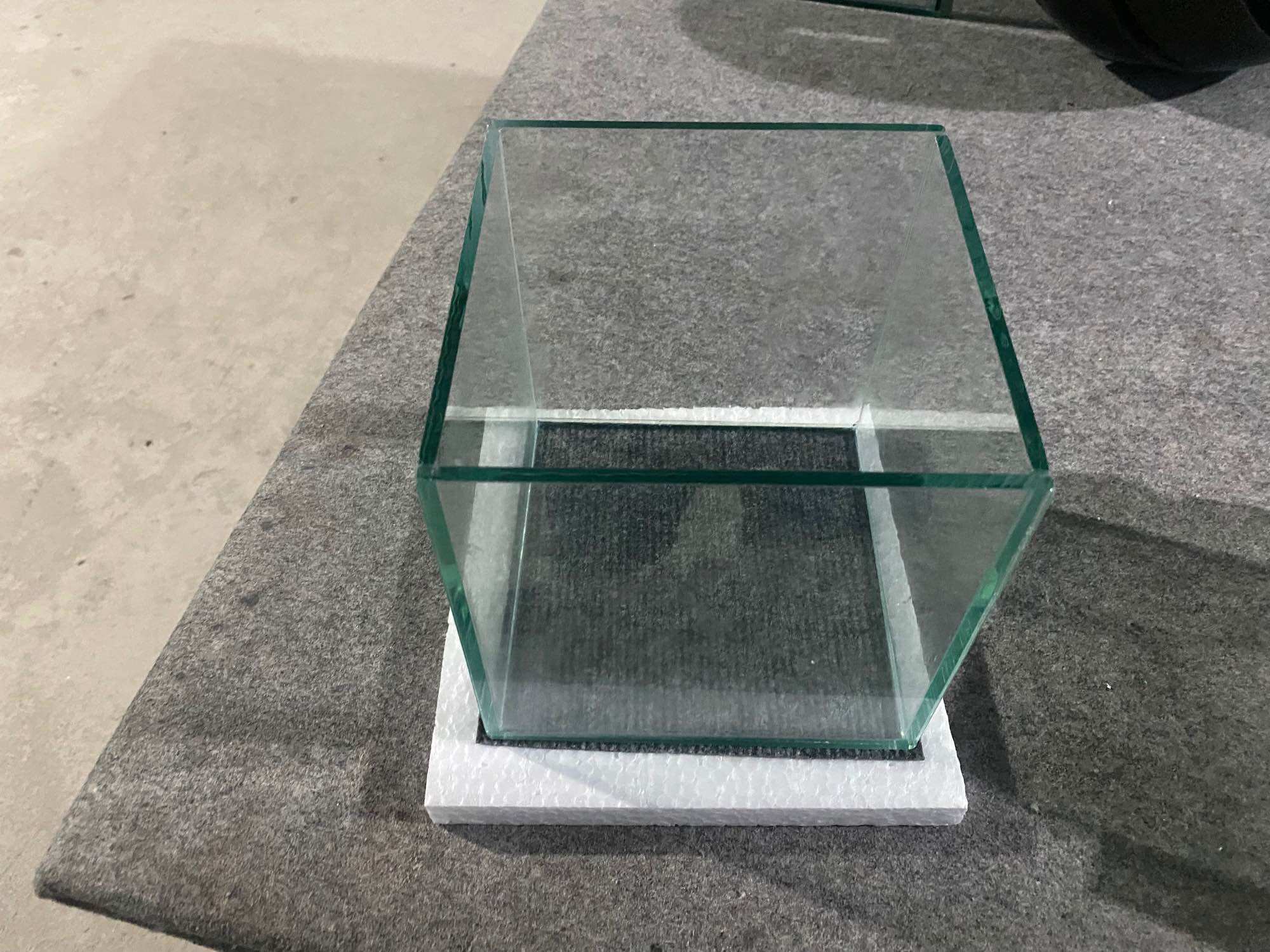 Hồ Cubic Hồ Cá Thuỷ Sinh Hồ Cá Mini Kính 5mm ( D14× R14×C14) + tặng kèm miếng lót đáy hồ
