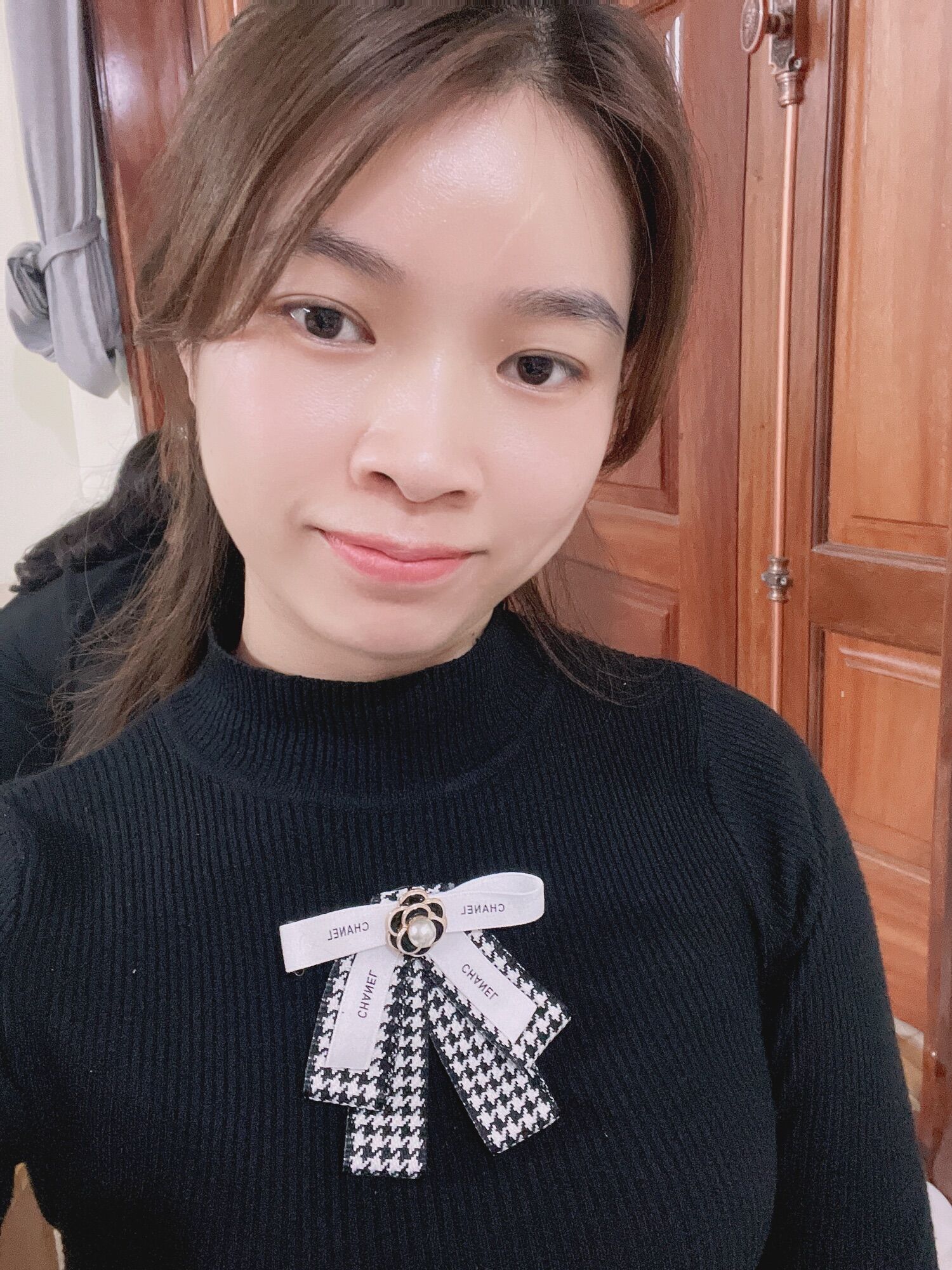 Nơ cài áo hoa chanel