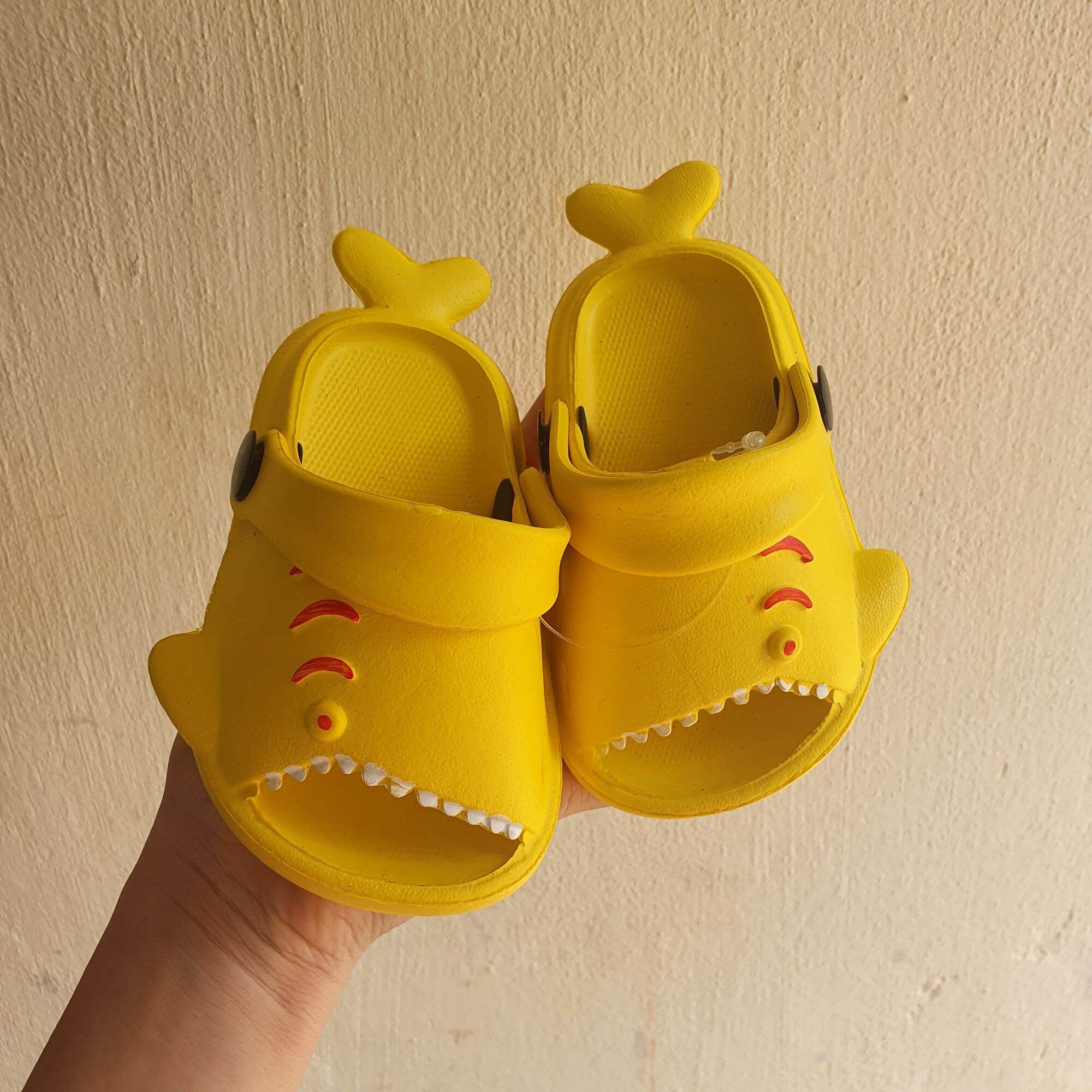 Dép sục nhựa siêu nhẹ hình cá mập baby shak cho bé trai, bé gái