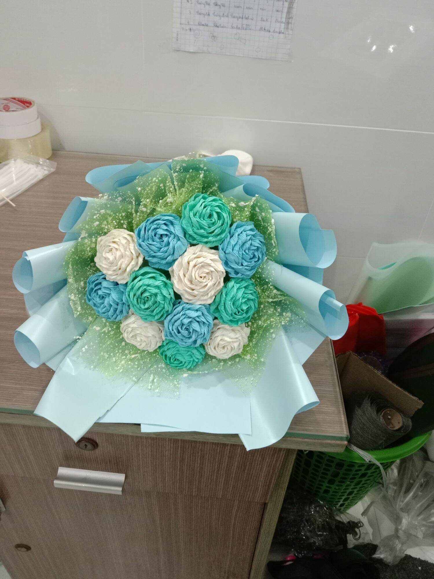 hoa giấy nhún 10.000b  bó 12 bông