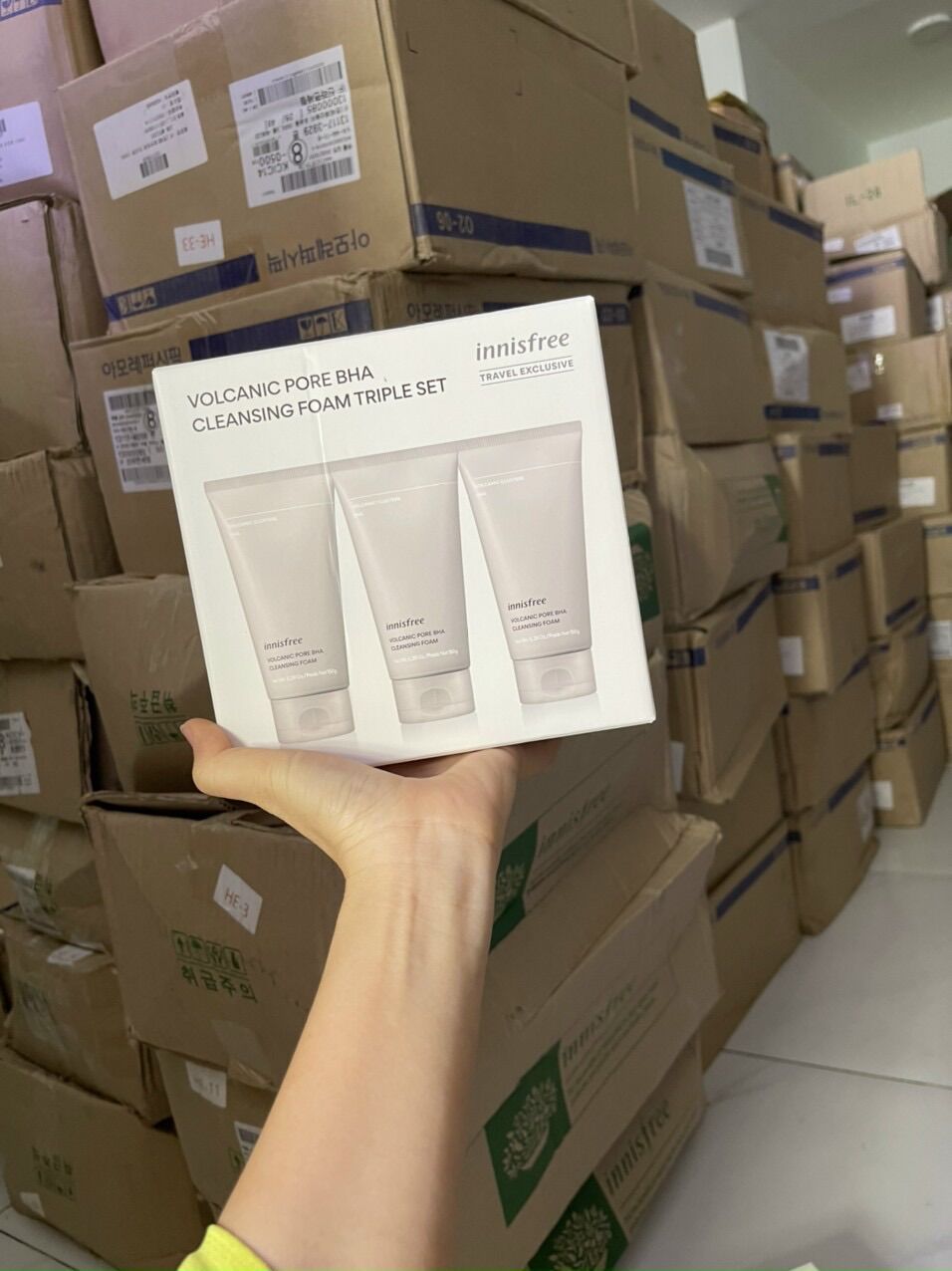 [HCM]Sữa Rửa Mặt Innisfree Jeju Volcanic Pore Cleansing Foam 150ml