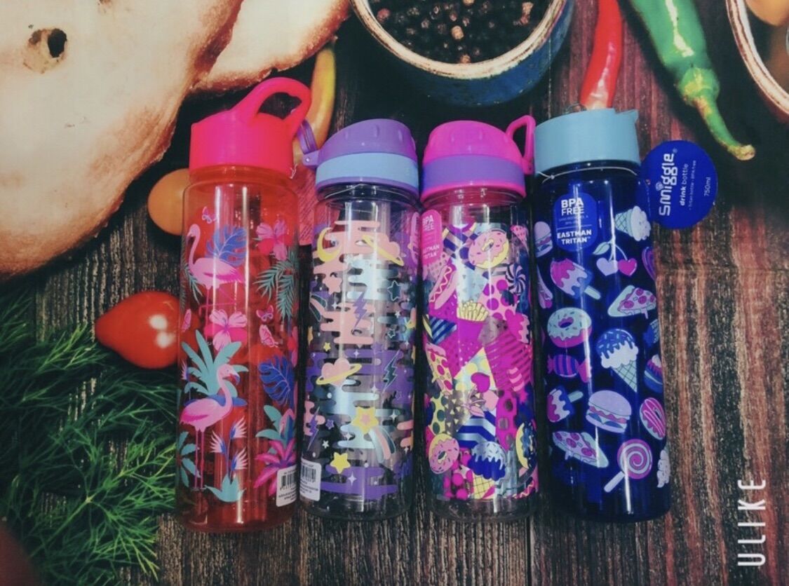 Bình nước Smiggle 700ml úc cho bé