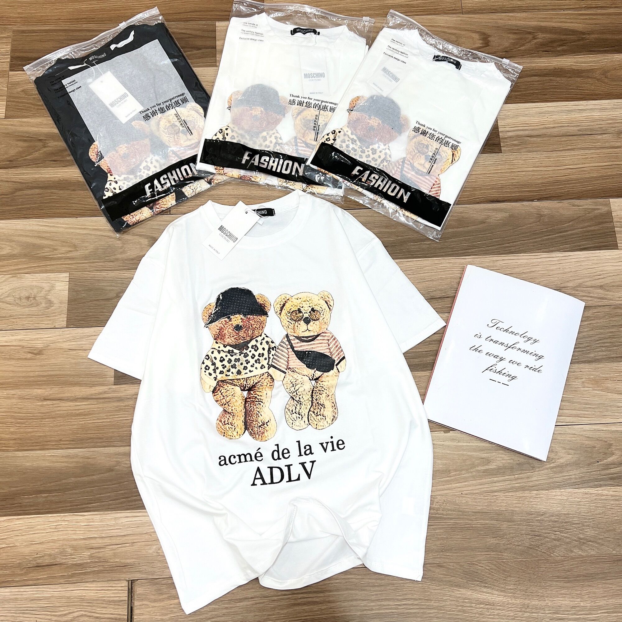 Áo thun dáng Unisex hình gấu đôi dễ thương