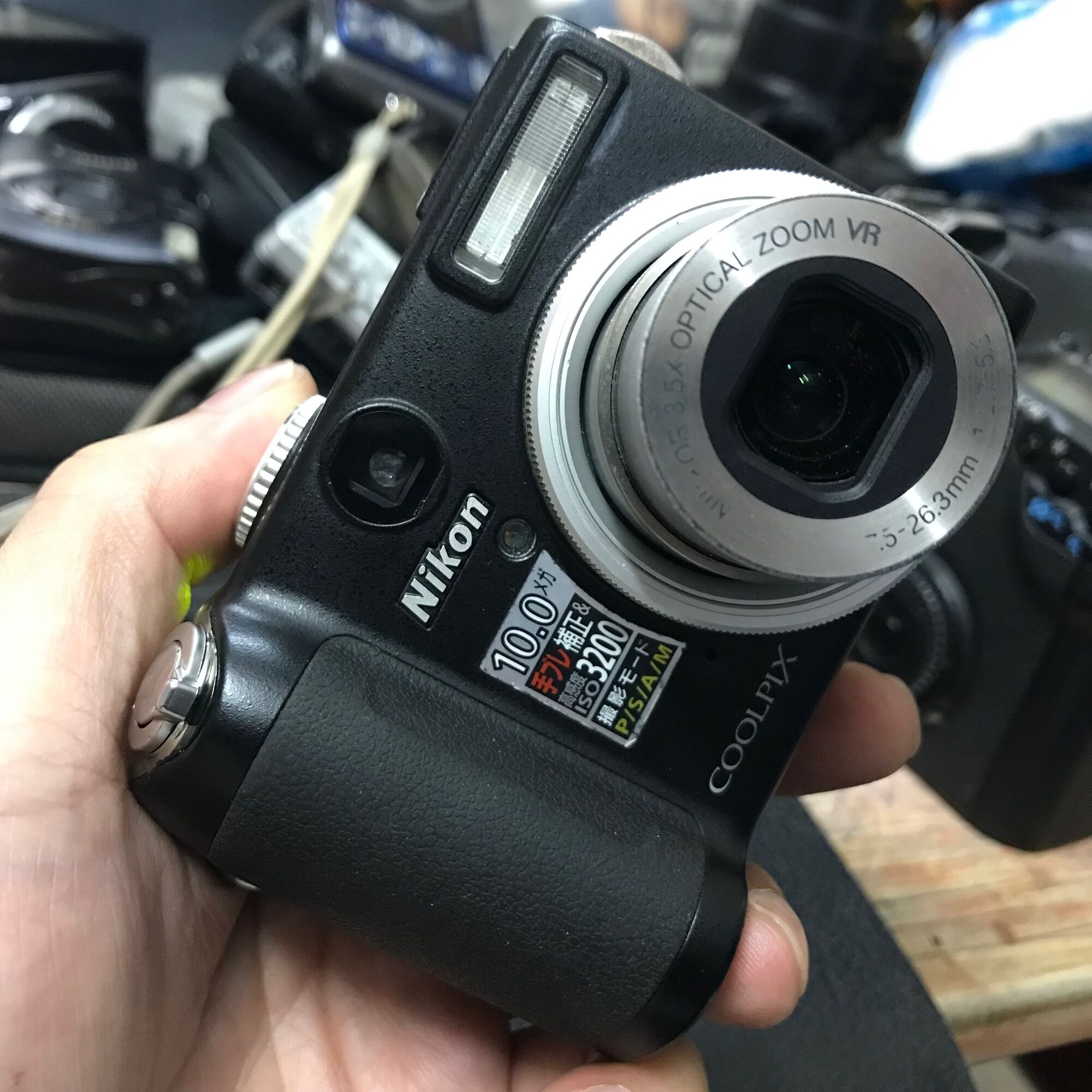 Nikon Coolpix P5000 quay chụp tốt