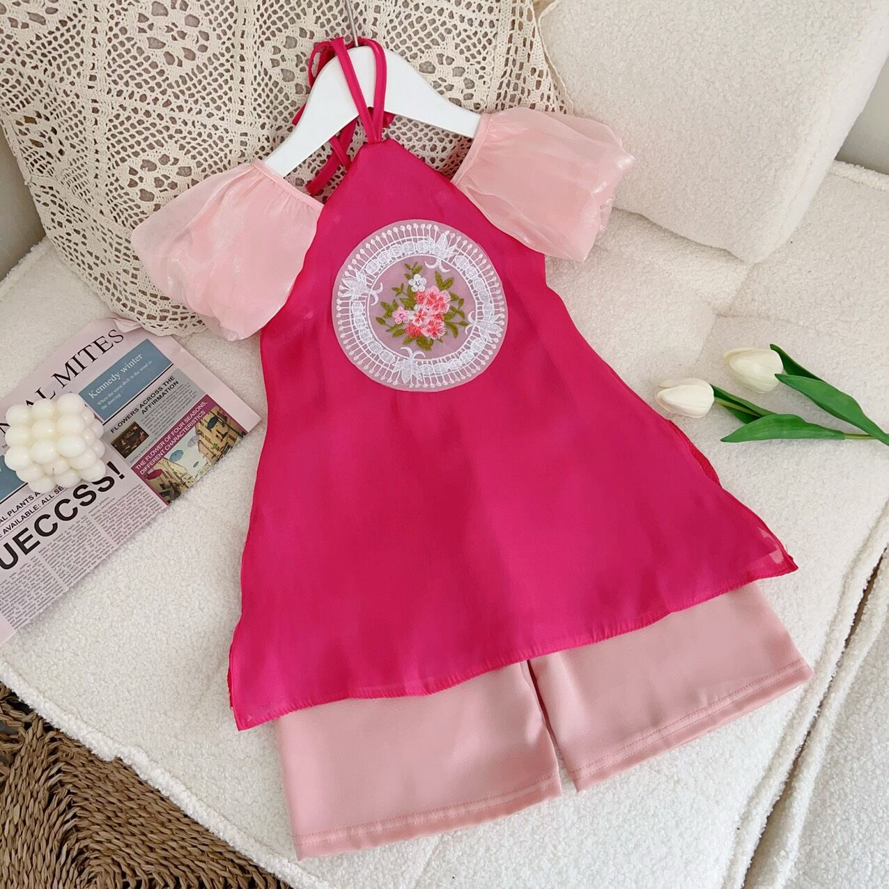 Áo dài cách tân bé gái cổ yếm tay bồng 12-22kg