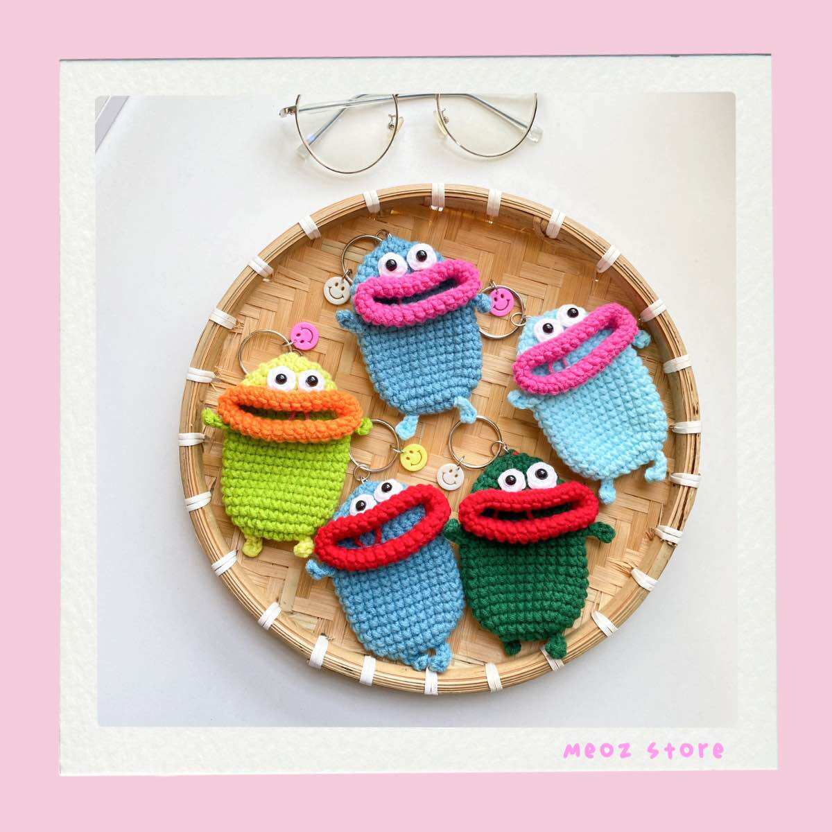 Móc khoá môi trề Handmade bằng len