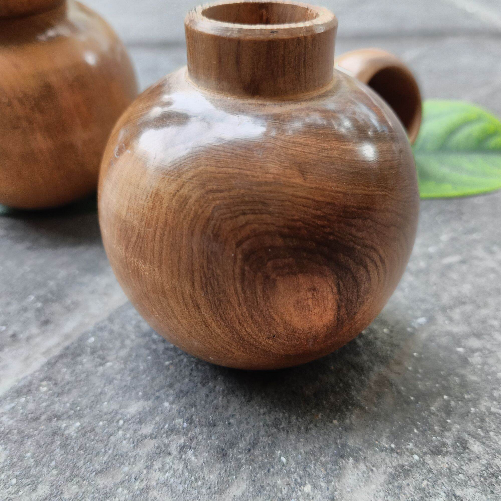 Lọ đựng tăm bằng gỗ thịt (gỗ thơm bách xanh)