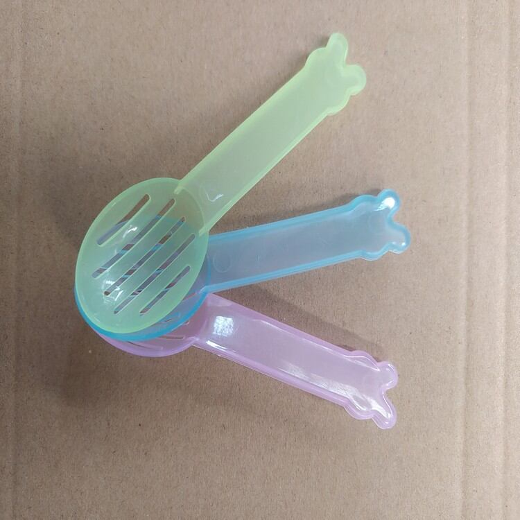 Muổng thức ăn - lọc phân cho hamster