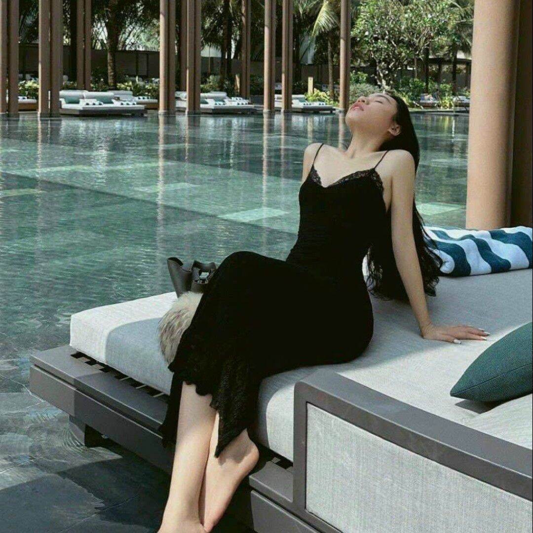 Đầm ren body