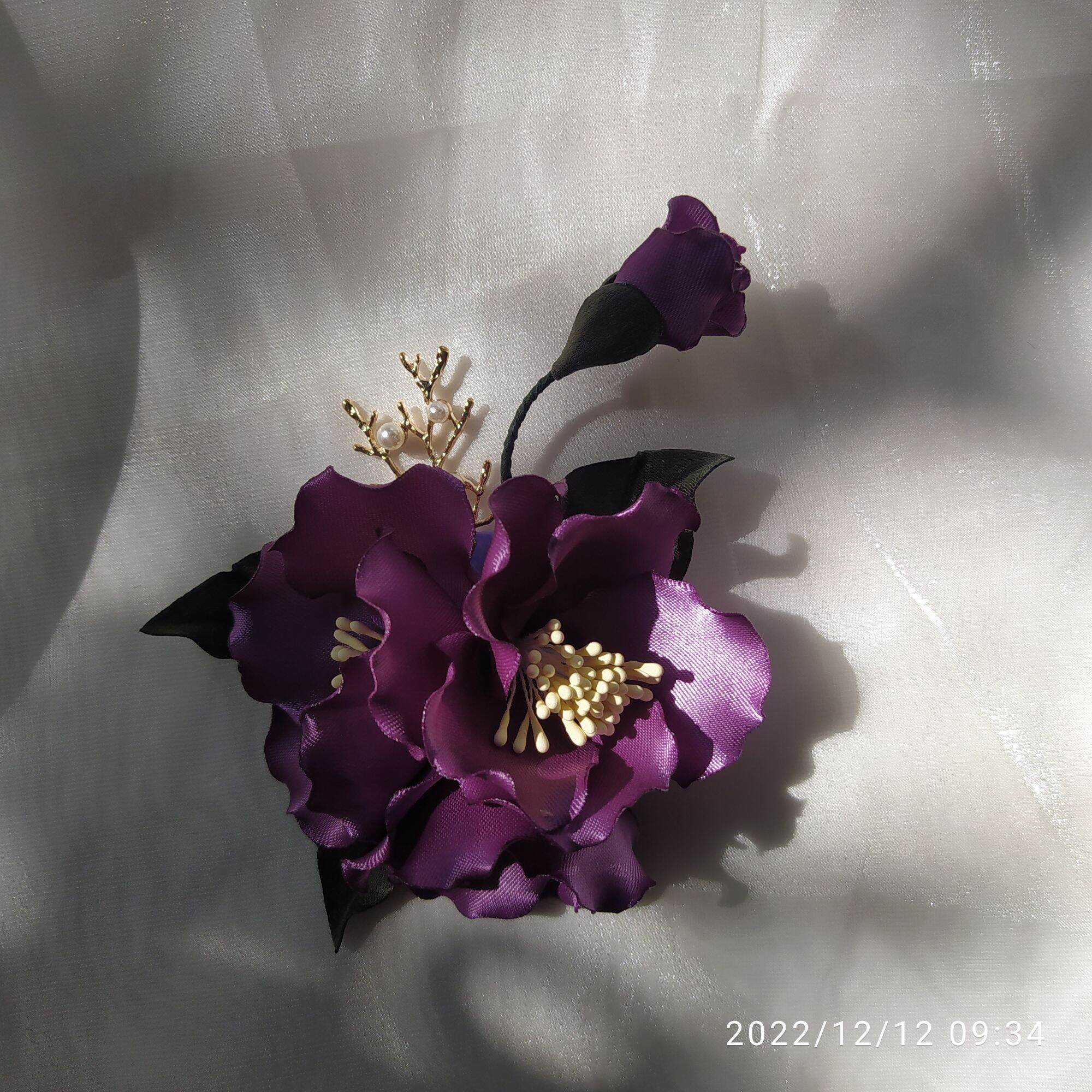 Hoa cài áo handmade Canto, hoa chùm màu tím