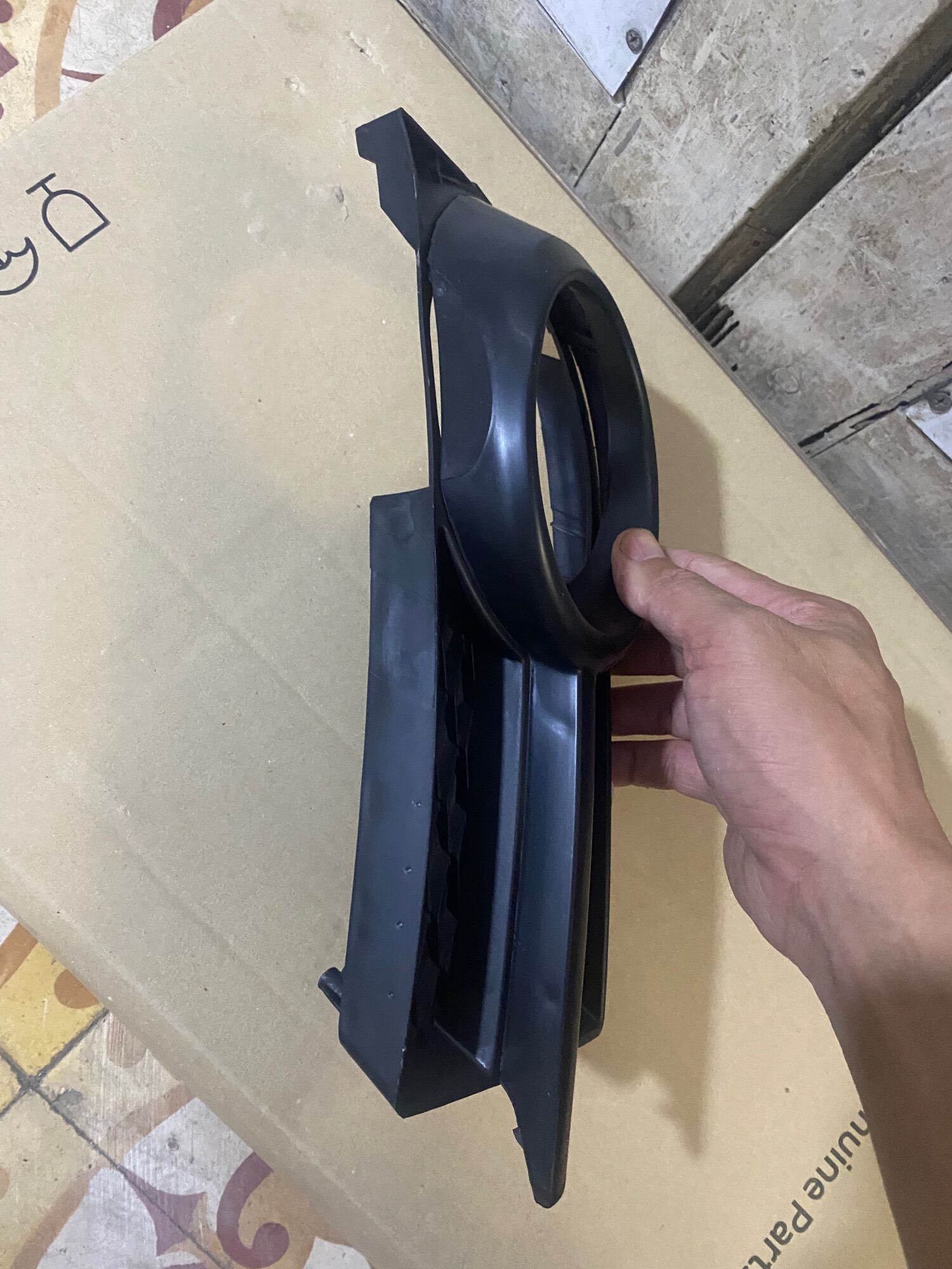 Ốp đèn gầm gentra (giá/1 cái)