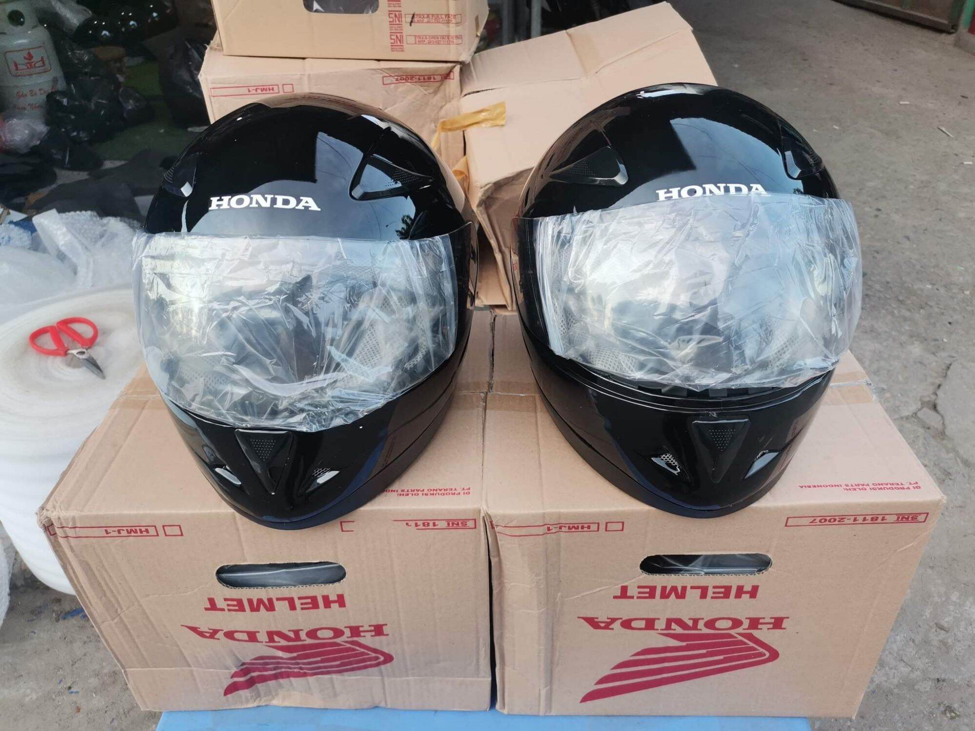 Nón Honda fullface có trầy  xước do vận chuyển