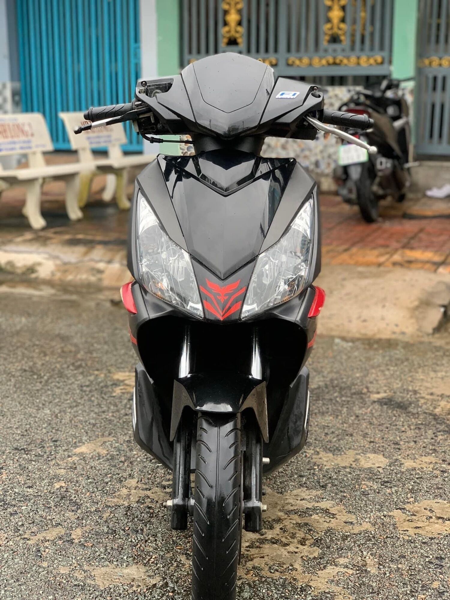 Chữ v ốp đầu xe ab thái 110