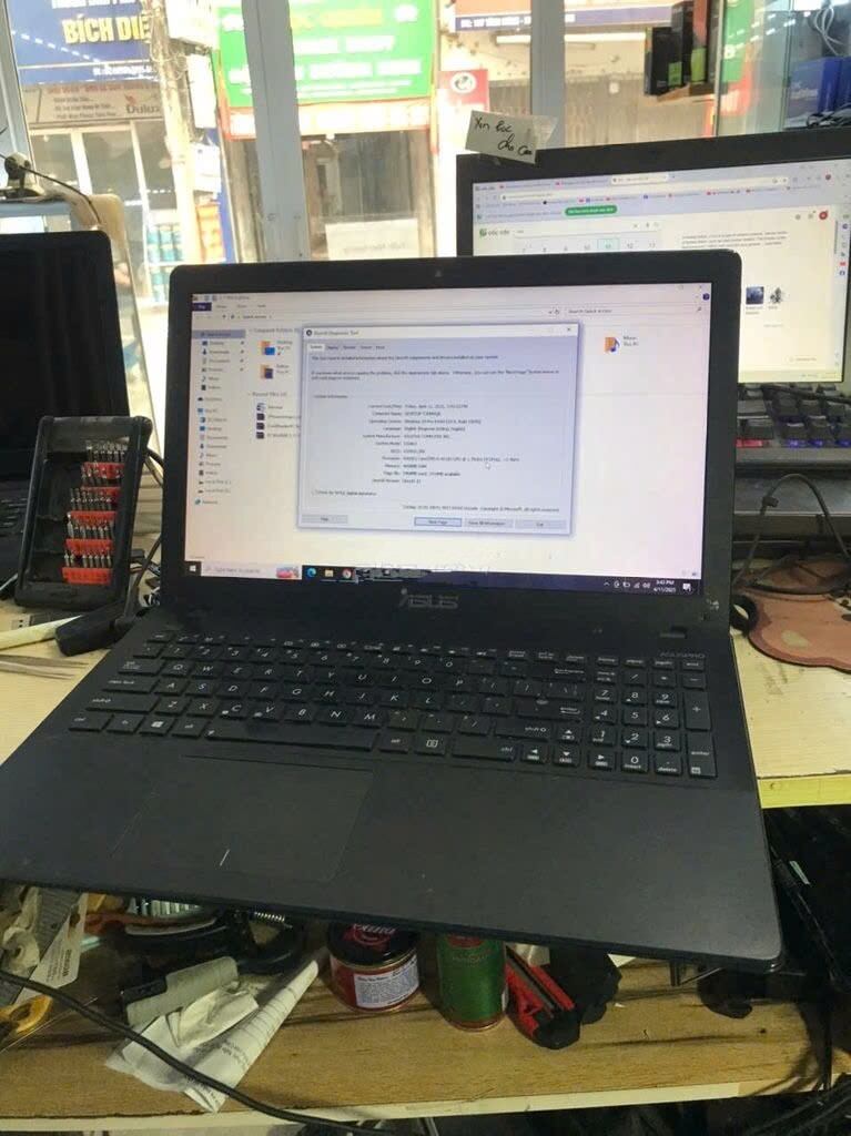 Laptop Asus, Ram 4G, Ổ cứng SSD 120G, học tập và giải trí, làm việc văn phòng.