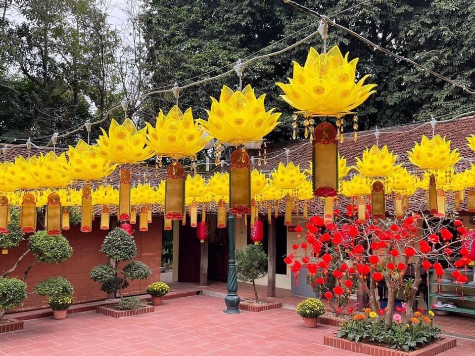 Lồng đèn hoa sen trang trí - dây 10 bông kèm thiệp bóng đèn