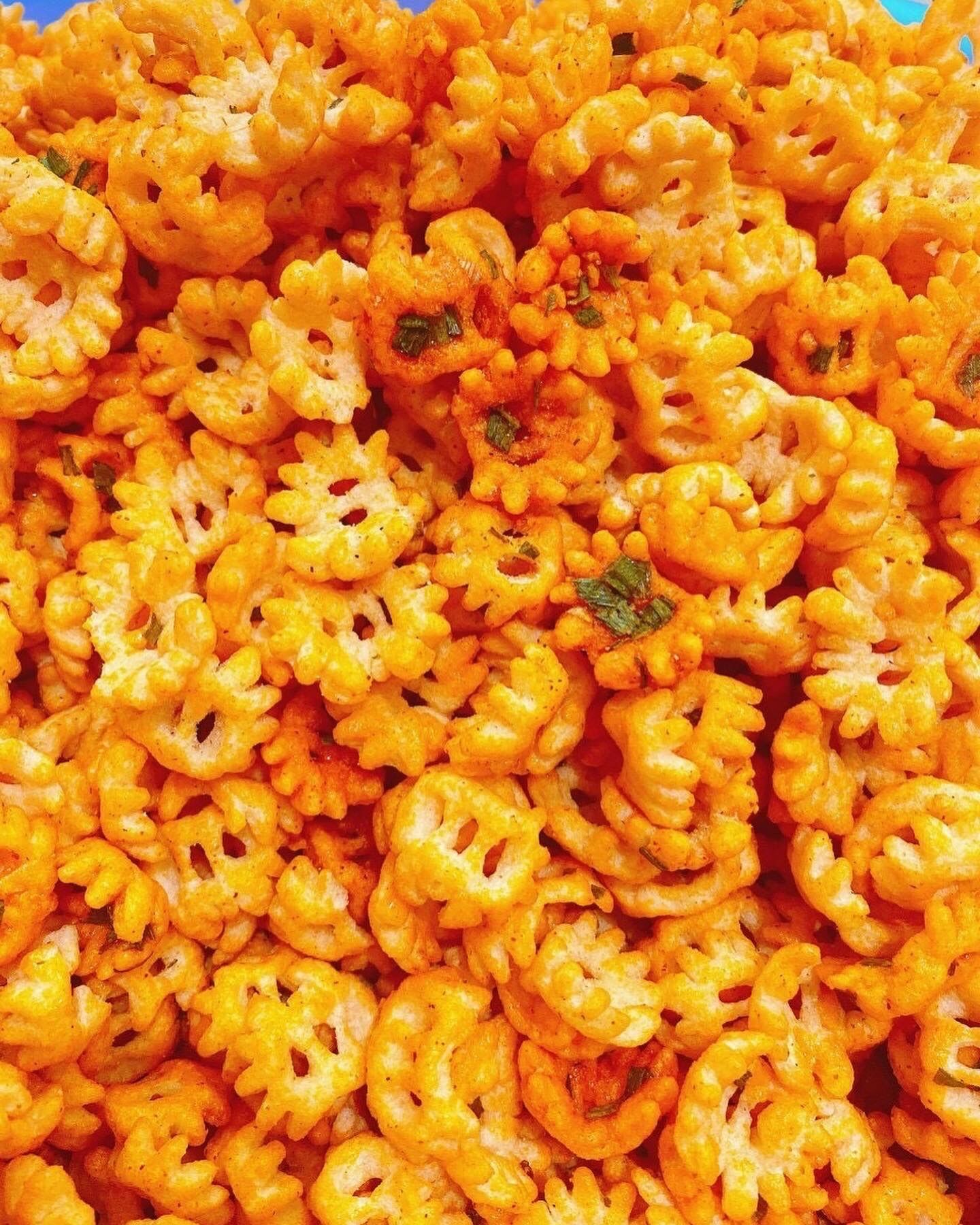 Bánh snack cua hành kiểu Thái vị mặn ngọt gói 300g