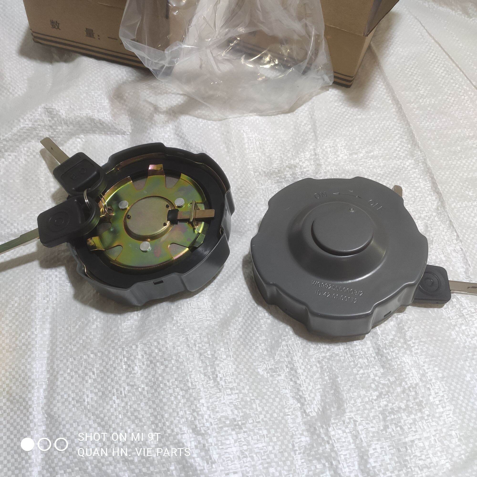 Nắp thùng dầu Howo A7; Nắp bình dầu Howo 371. nắp bình nhiên liệu Howo, Nắp bình nhiên liệu Howo A7./ nắp thùng dầu, nắp bình dầu