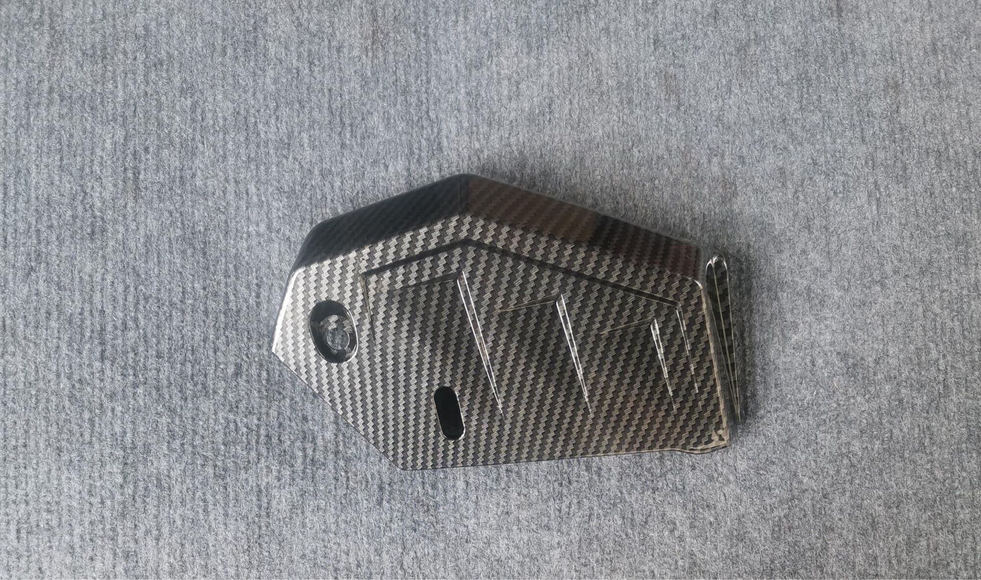 Nắp Nước Xe Airblade Mới Đời 2023 Xi Mạ Crom & Carbon