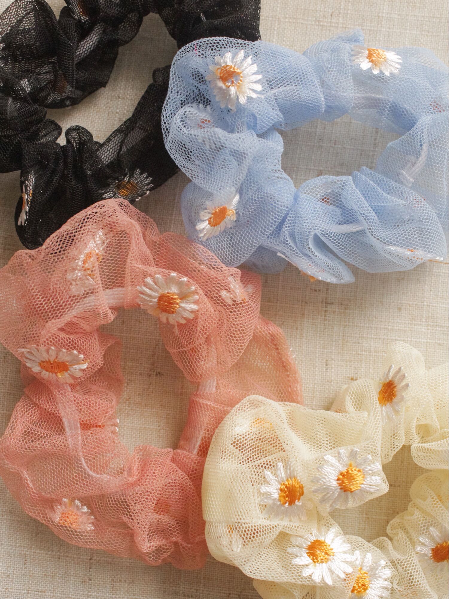 Daisy Scrunchy - Thun Cột Tóc Scrunchy Daisy Storyofadreamer