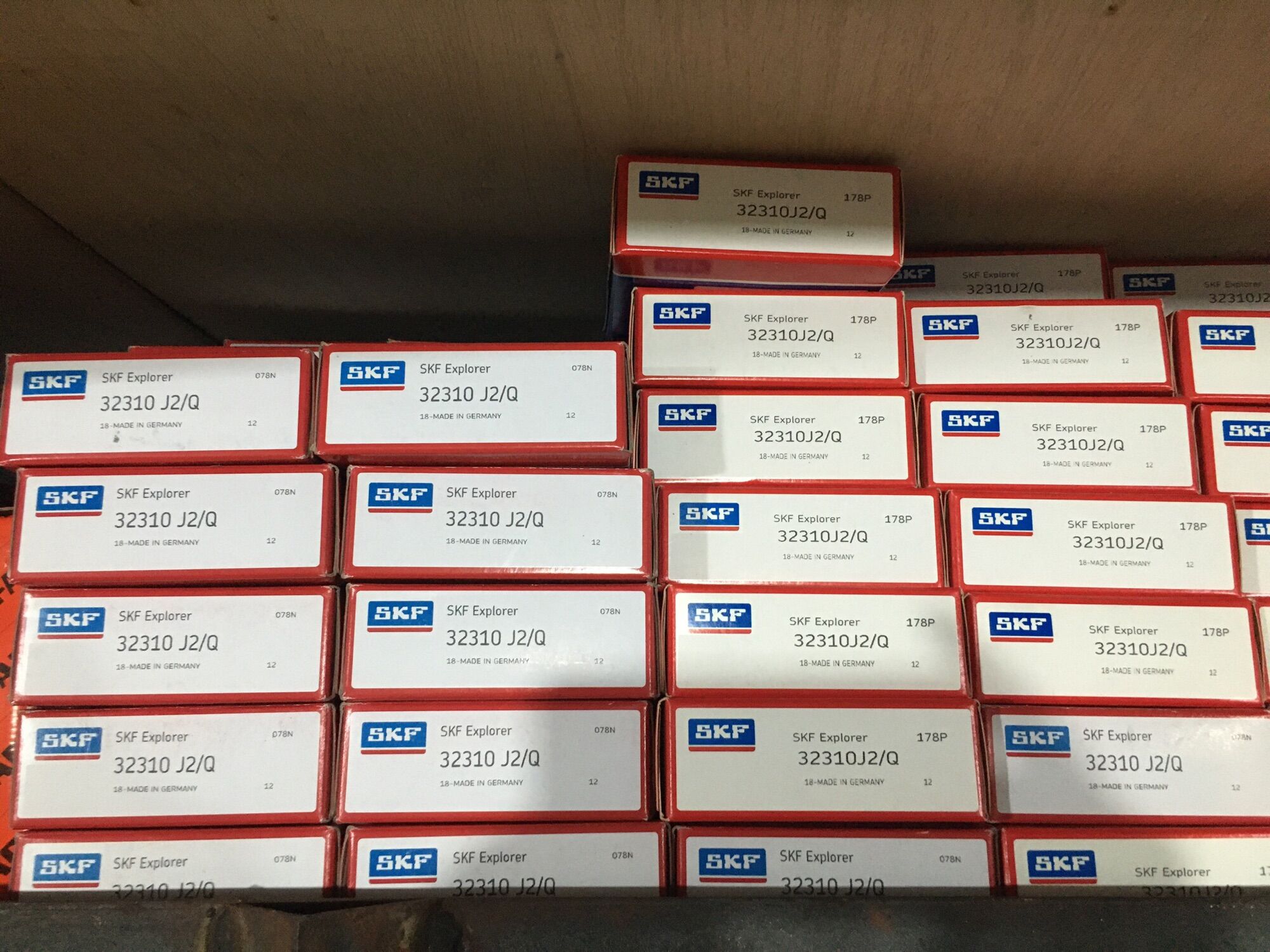 Vòng bi bạc đạn Skf  3210A