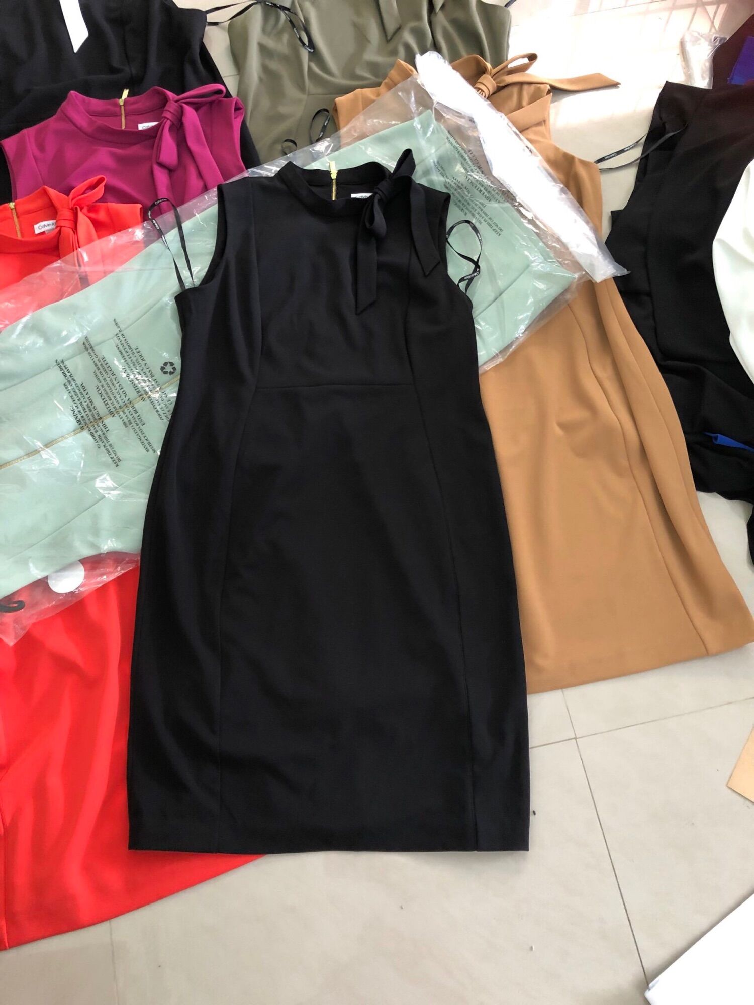 đầm c.k nơ cổ sát nách bigsize