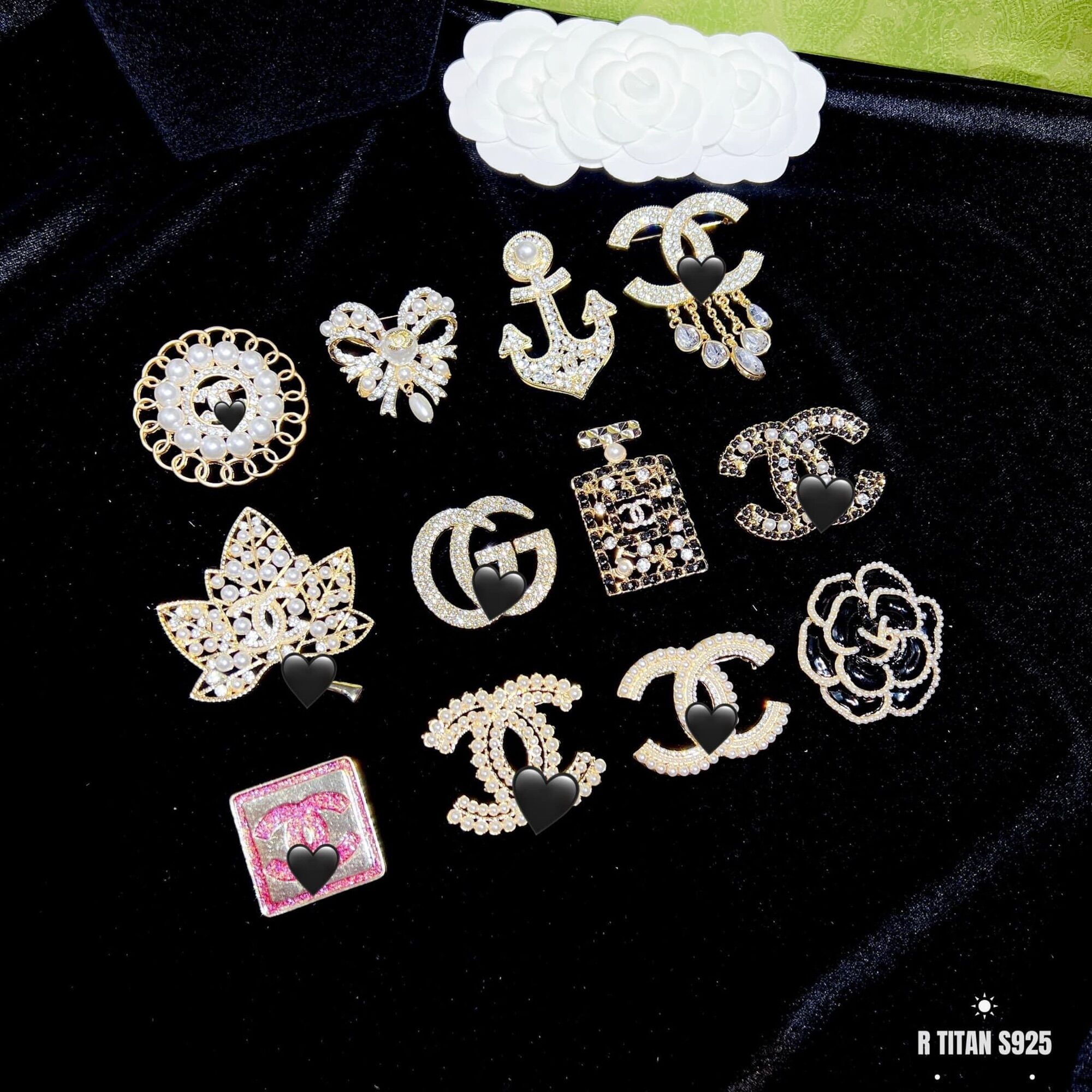 Cài áo chanel