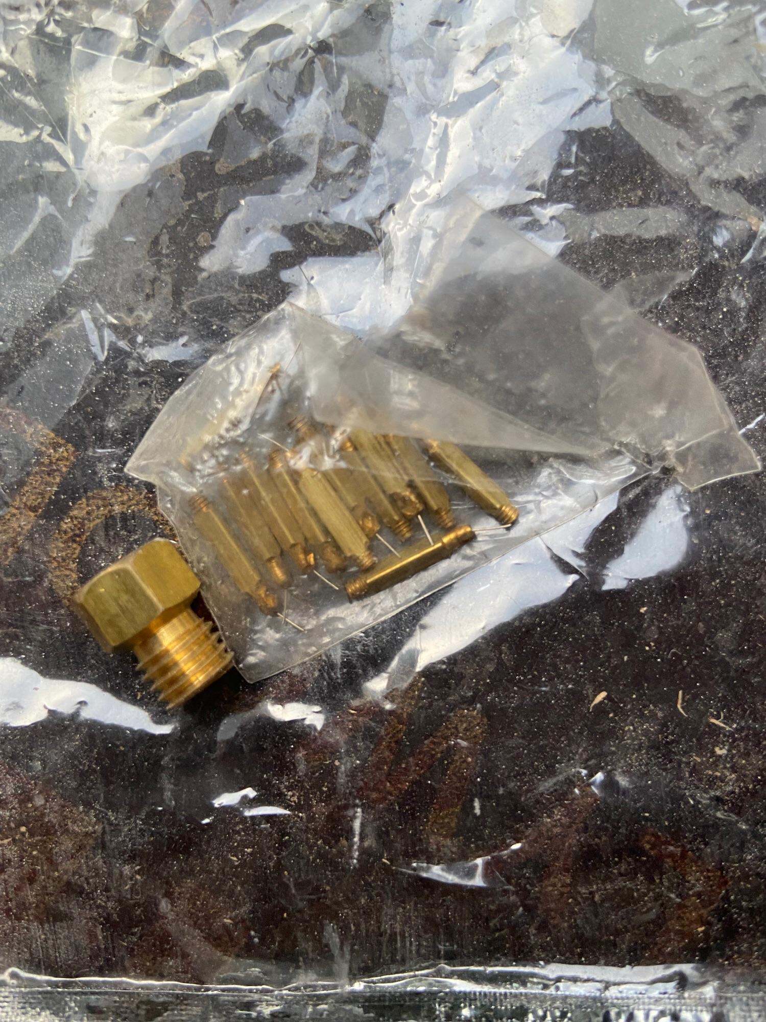 Bét và kim đèn măng xông/ kinh xông