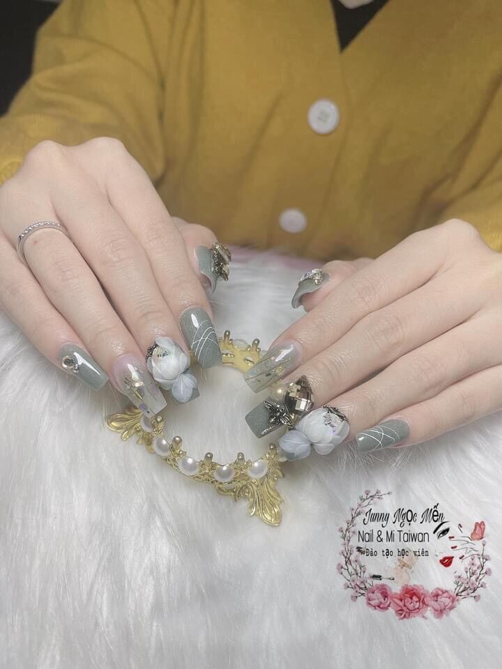 Charm ong rẻ 9k/10 con