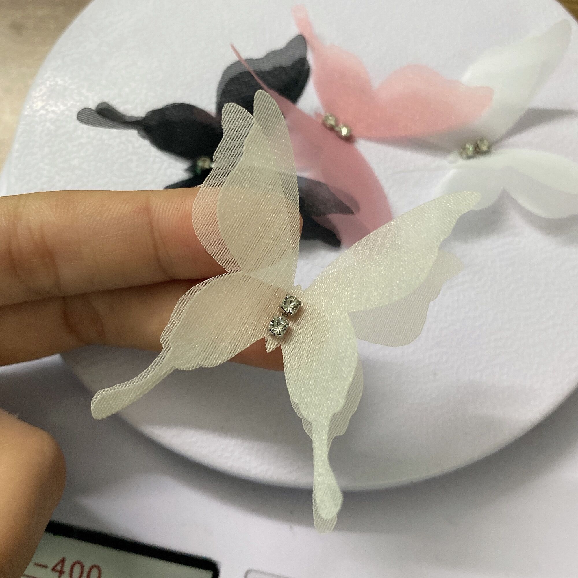 SÉT 5 BƯỚM TRANG TRÍ ĐÍNH ĐÁ SIÊU DỄ THƯƠNG SIZE 4.5x5cm