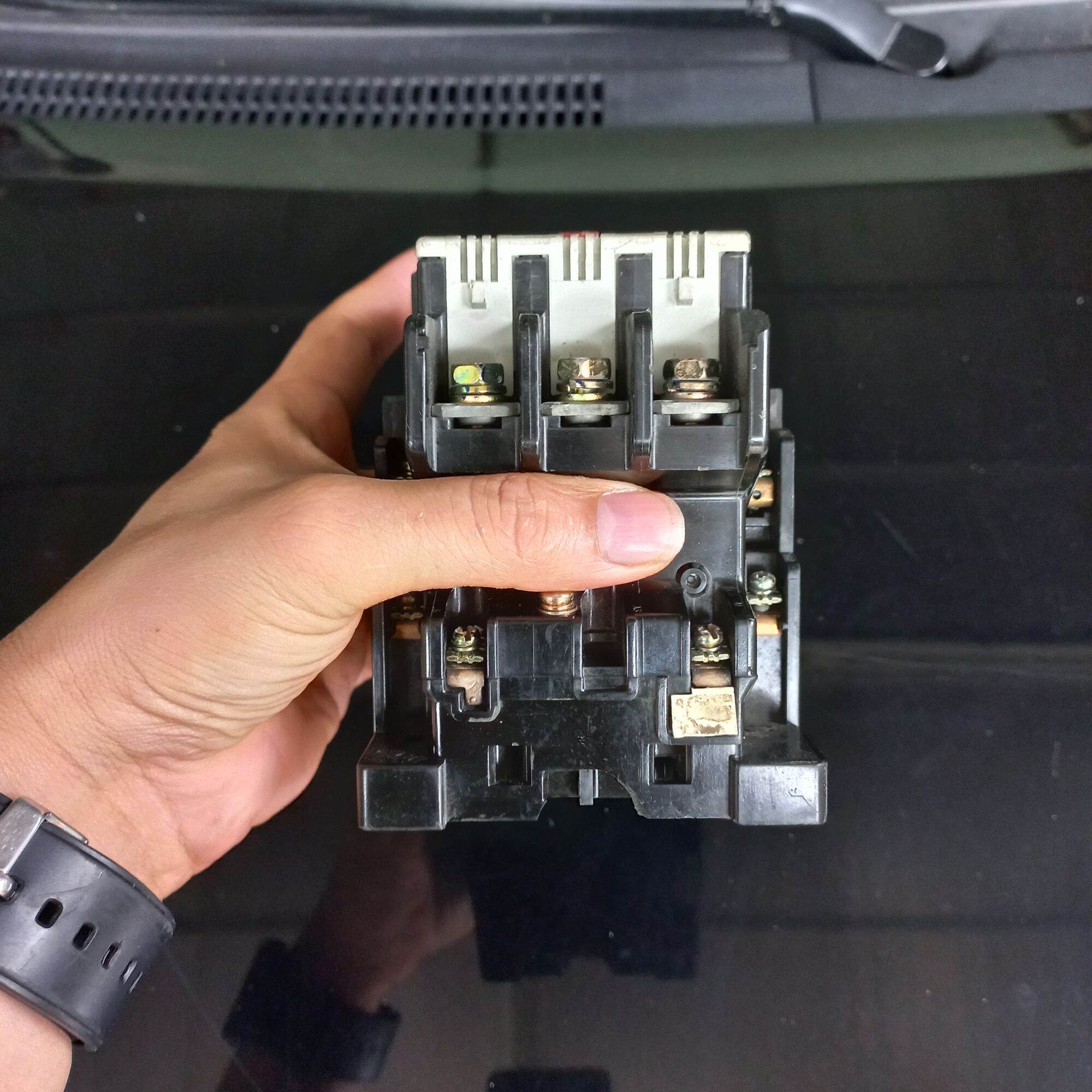 Khởi động từ contactor 65A 3 pha bãi nhật