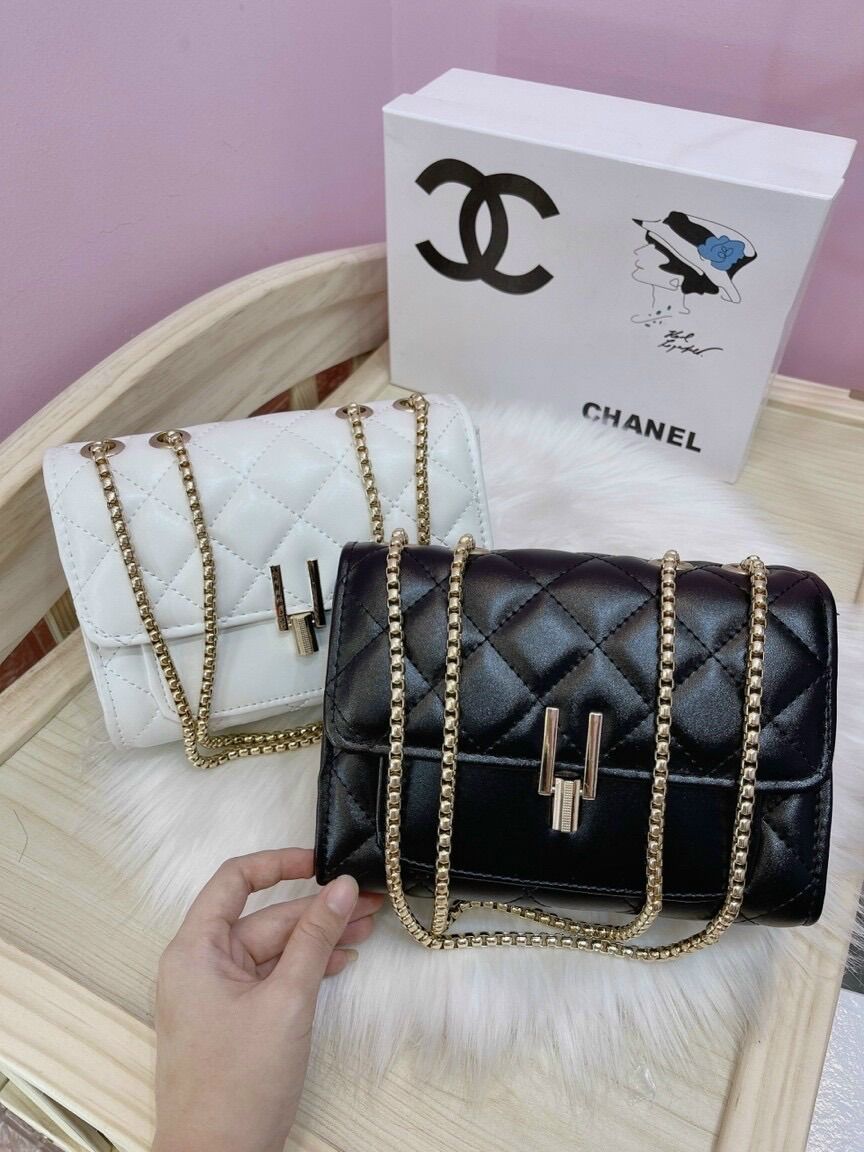 Túi đeo chéo nữ khoá trái tim size 20