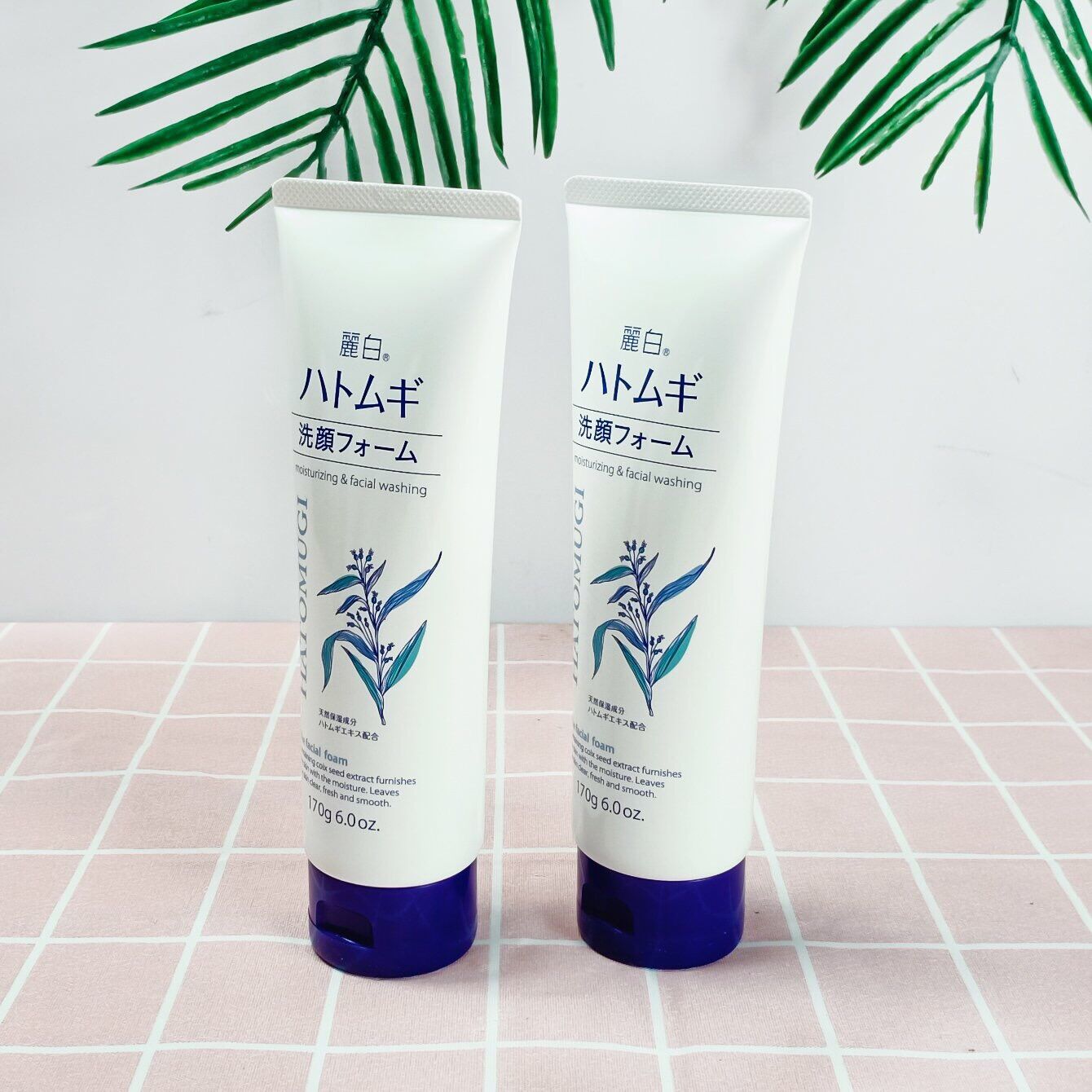 Sữa rửa mặt trắng da Hatomugi Nhật Bản 170gr