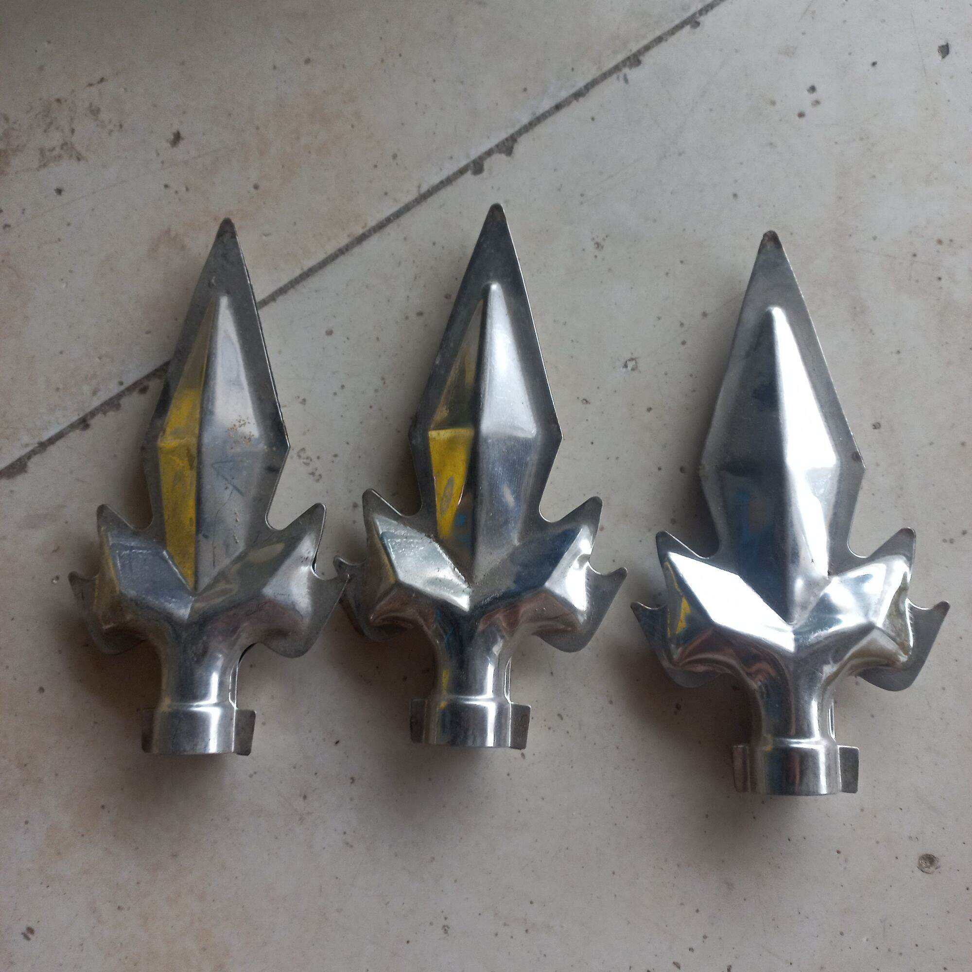 Mác  mũi nhọn inox 304 các loại có mác  cánh gà , mác lá lúa, mác trông nhọn đều chân phi 19mm(1 cái)