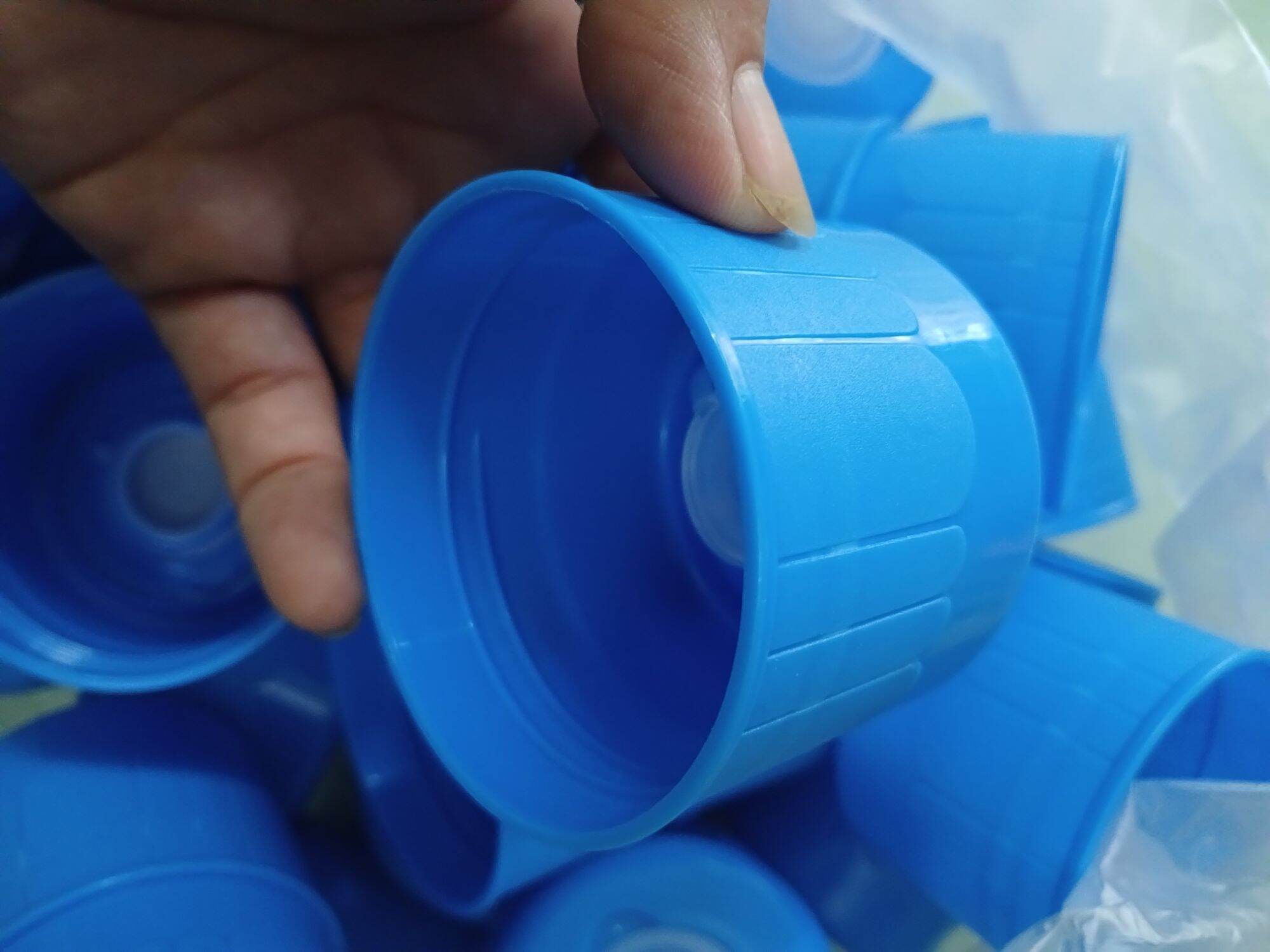 Nắp vặn bình nước cổ cao.bình 5galon túi 10 cai