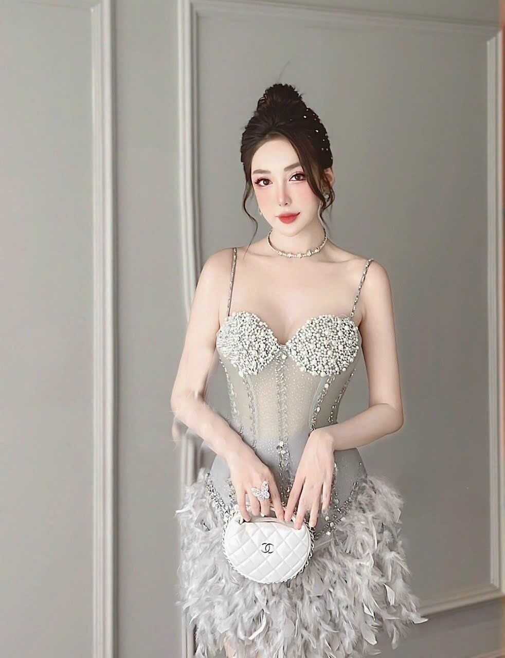 ĐẦM BODY CUP KẾT CƯỜM ( kèm ảnh thật )