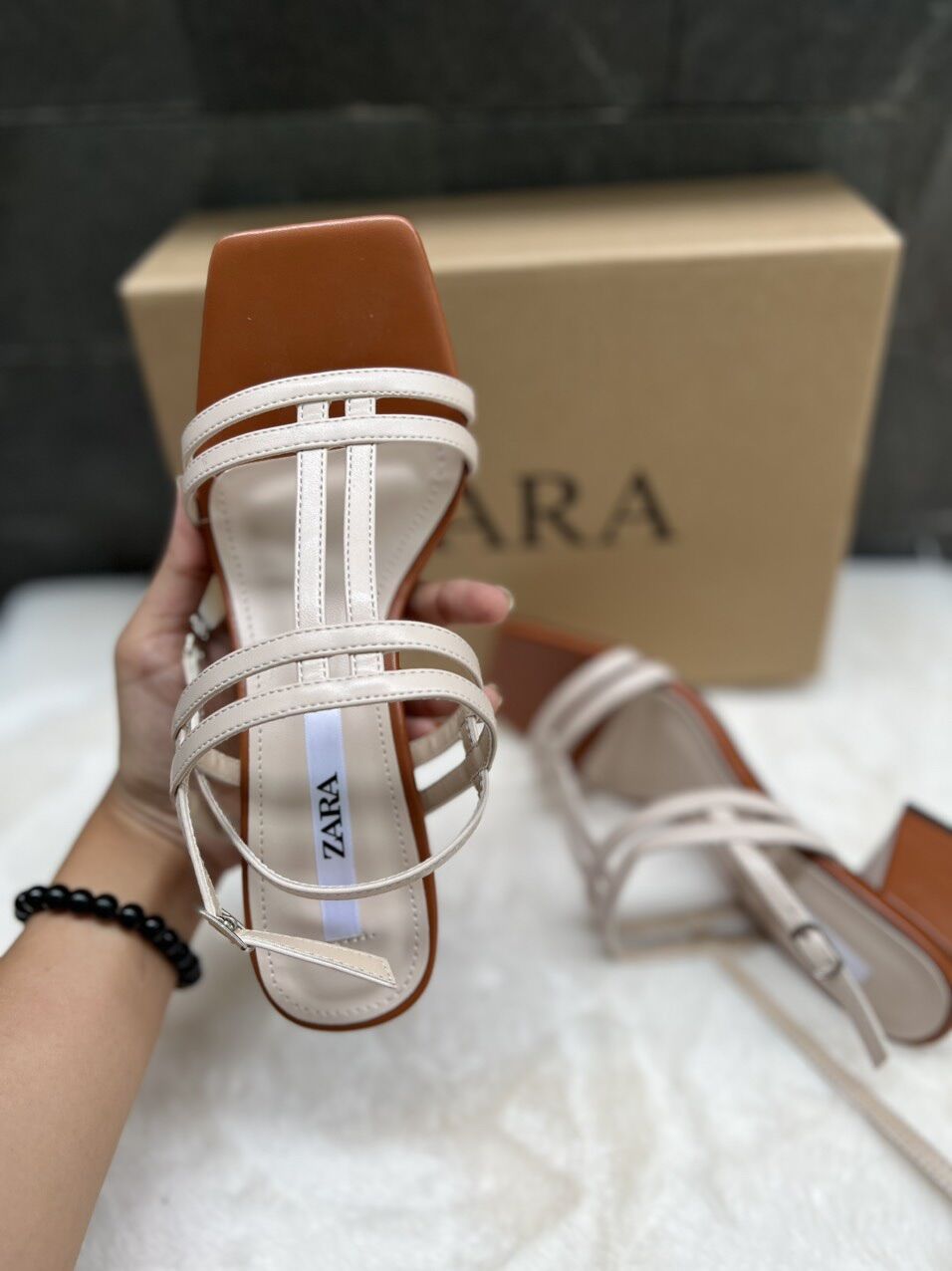 Sandal cao gót nữ