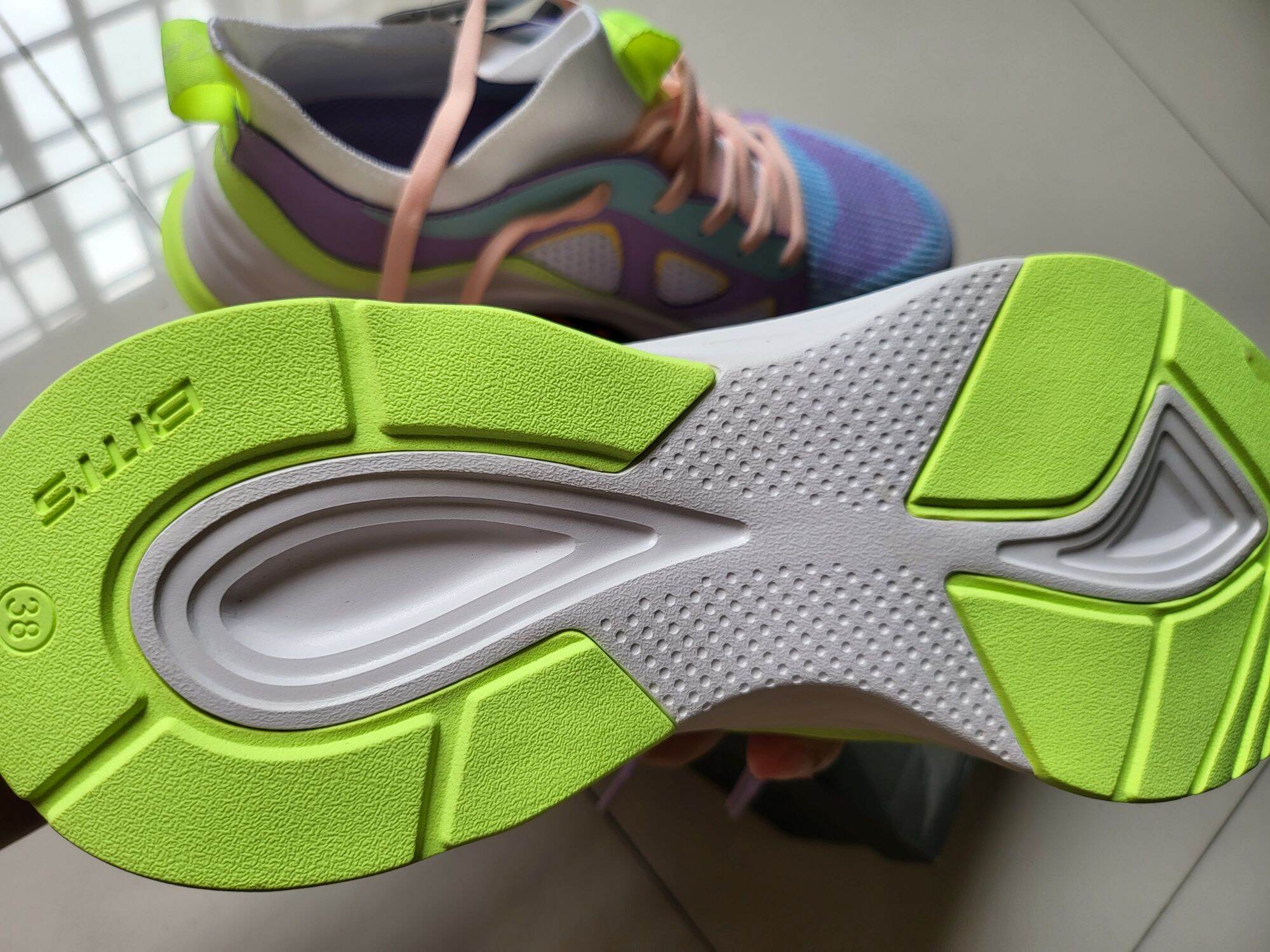 GIÀY SNEAKER NỮ  SIZE 38