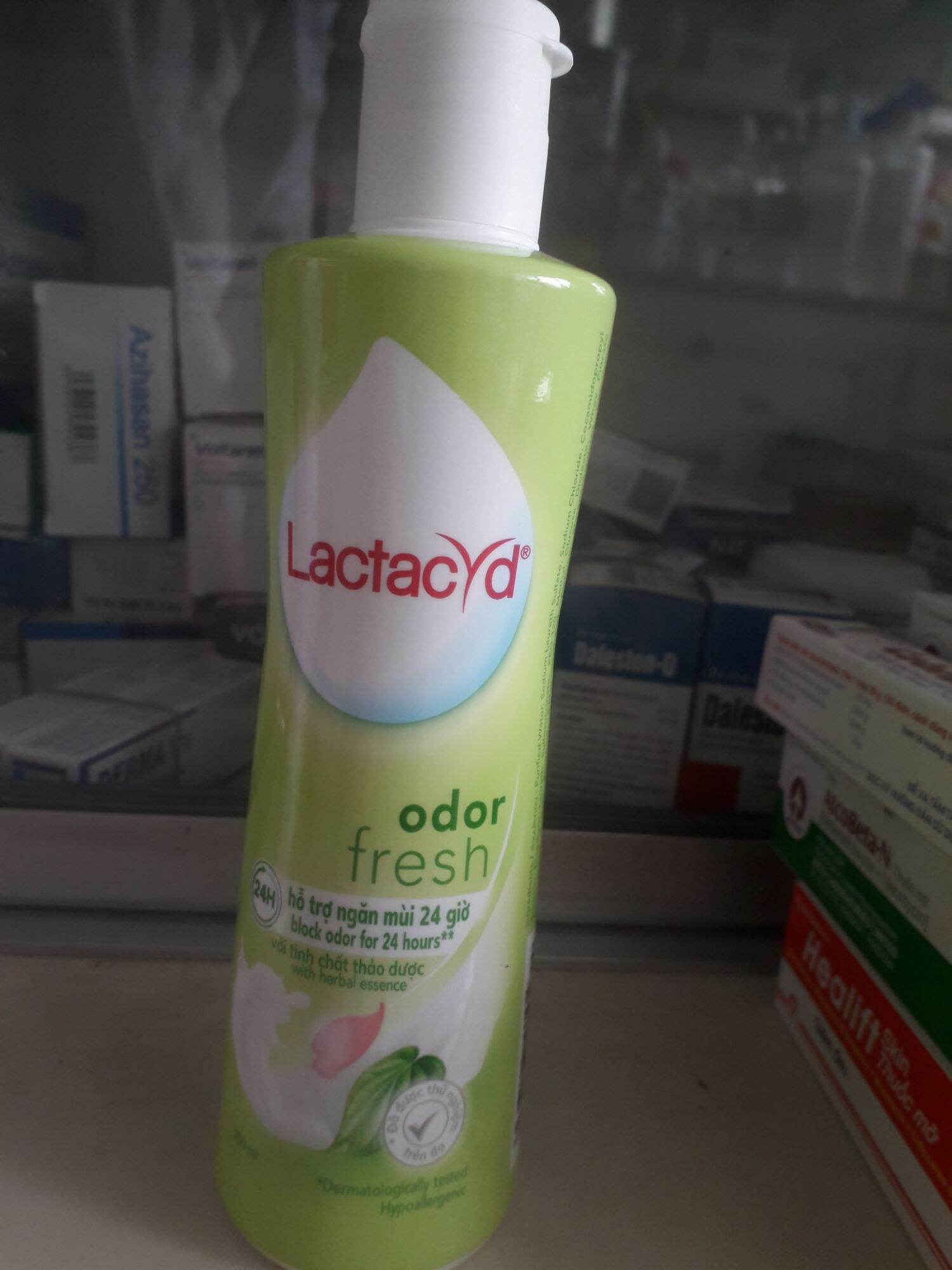 Nước rửa phụ khoa lactacyd odor fresh