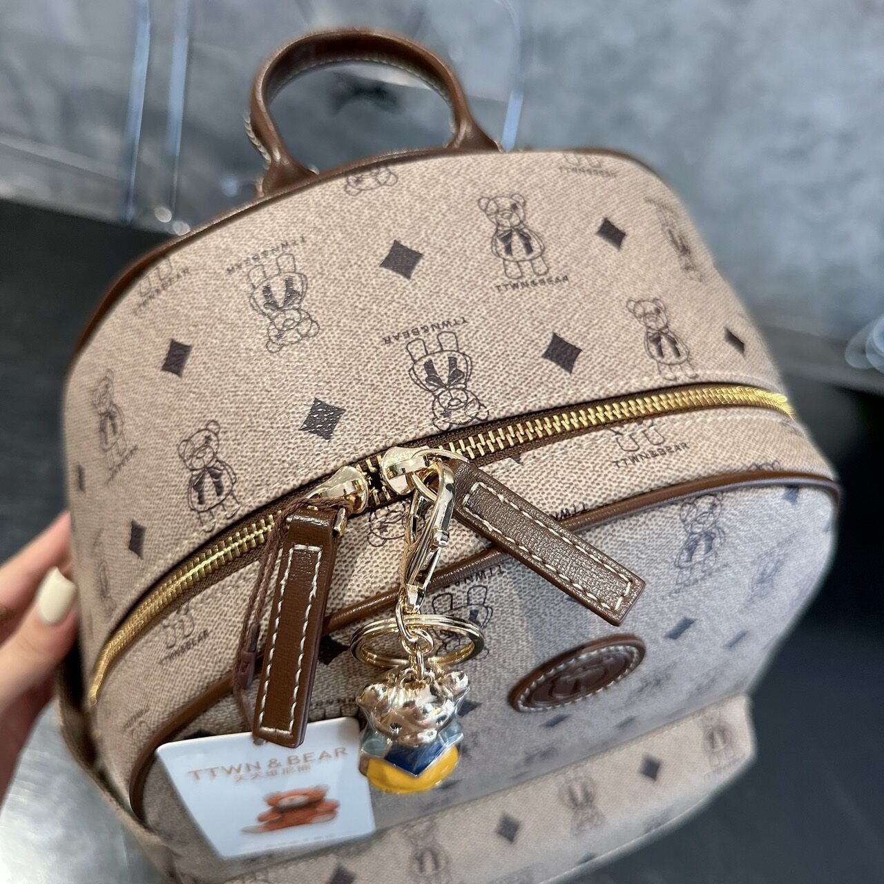 Balo New TTWN BEAR SẴN size M và XL( Hàng có sẵn ship hỏa tốc)