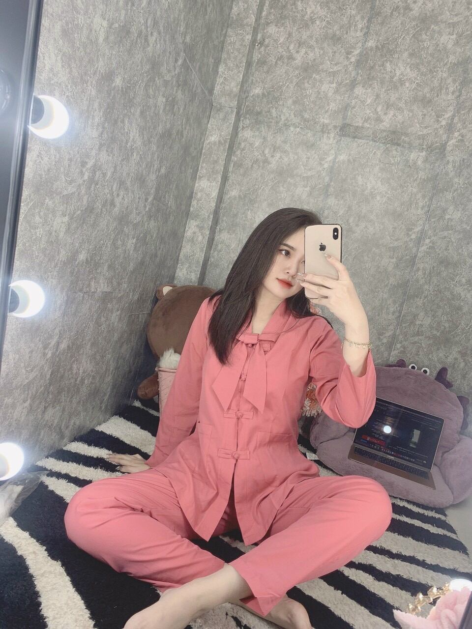 Đồ lam đi chùa mẫu La hán nơ