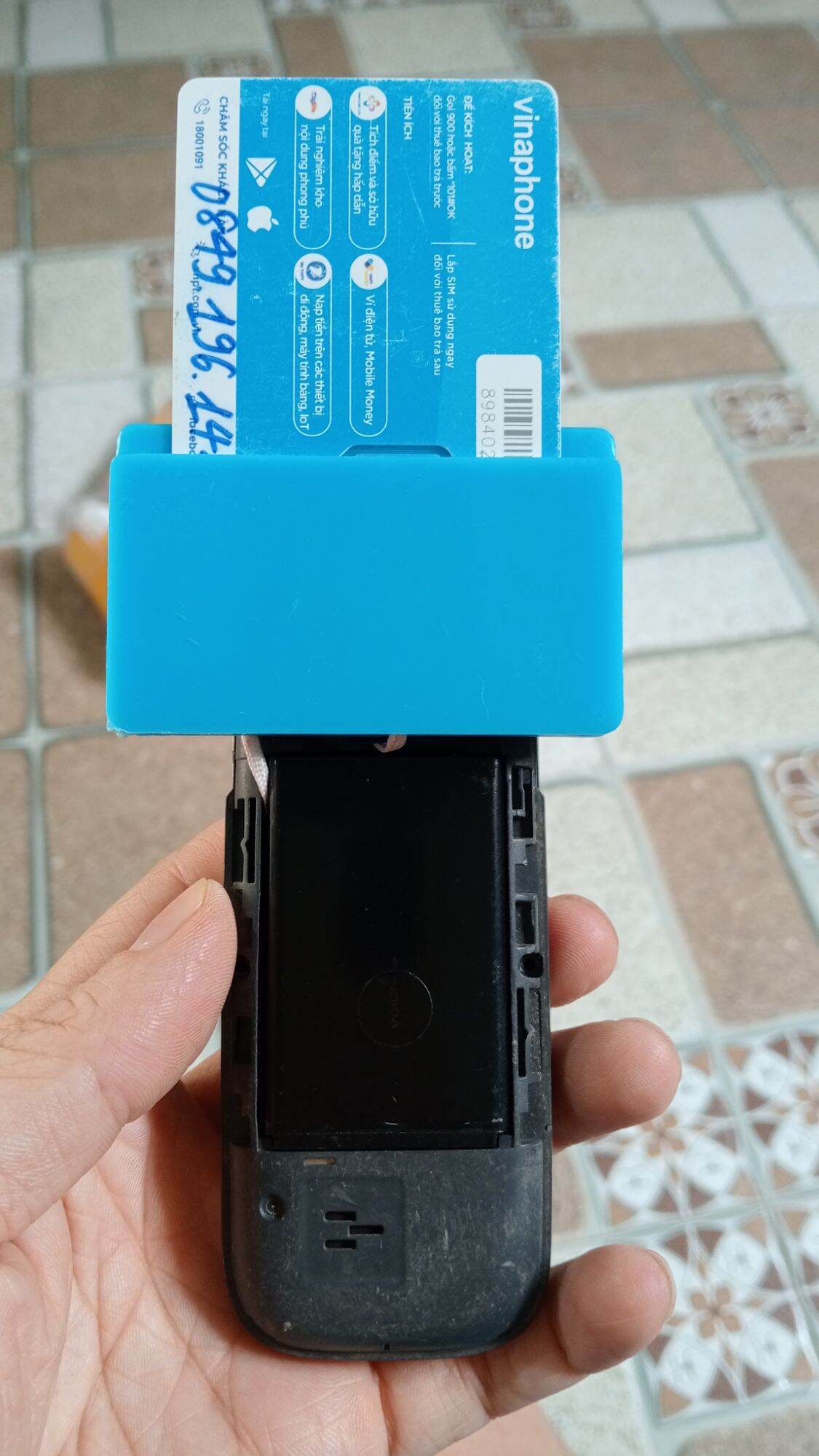 điện thoại 230 nokia zin rm 1172, chỉ dùng được sim mobiphone 4G