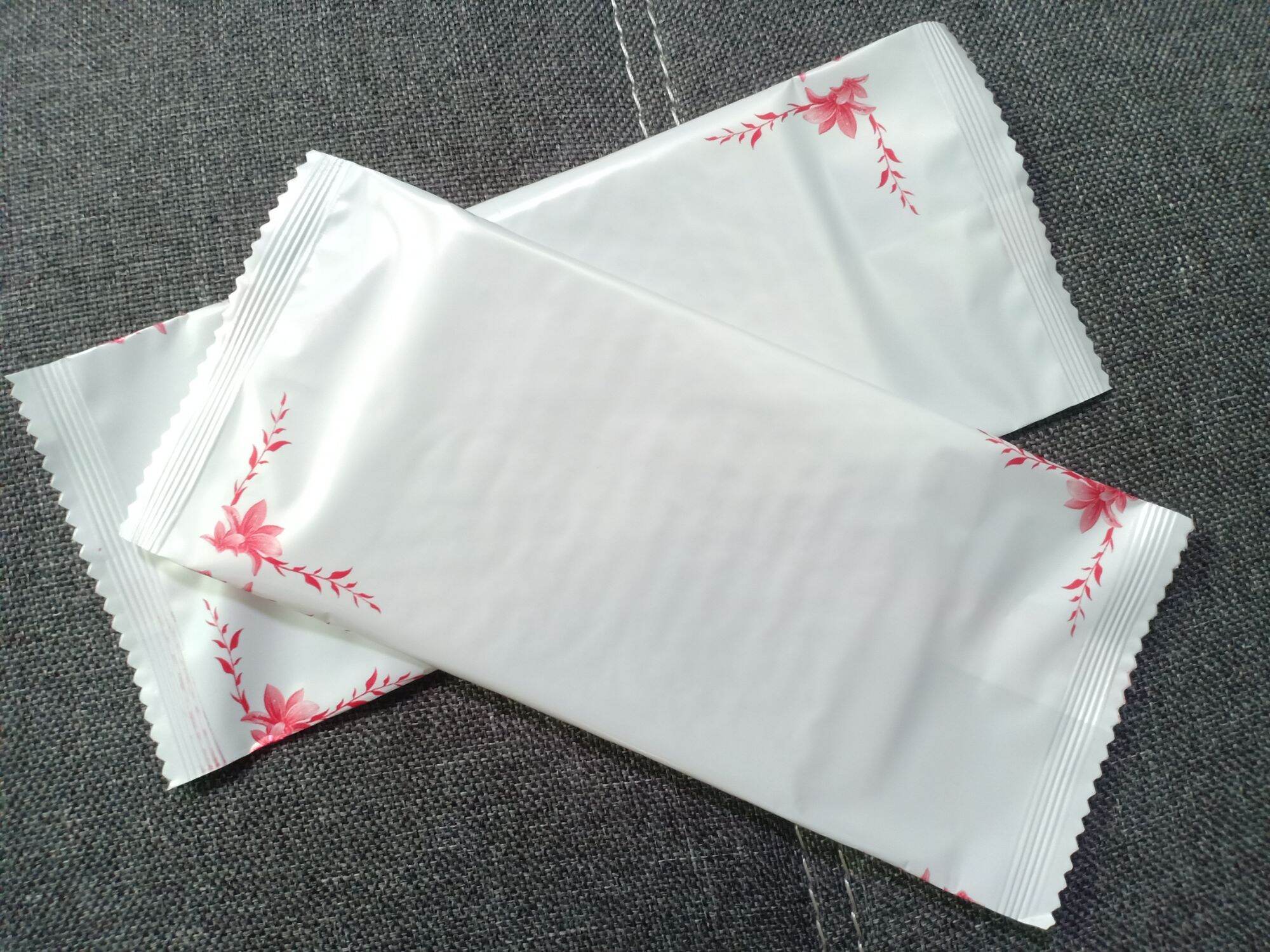 khăn lạnh cao cấp vải mịn dày dùng đám tiệc, dã ngoại