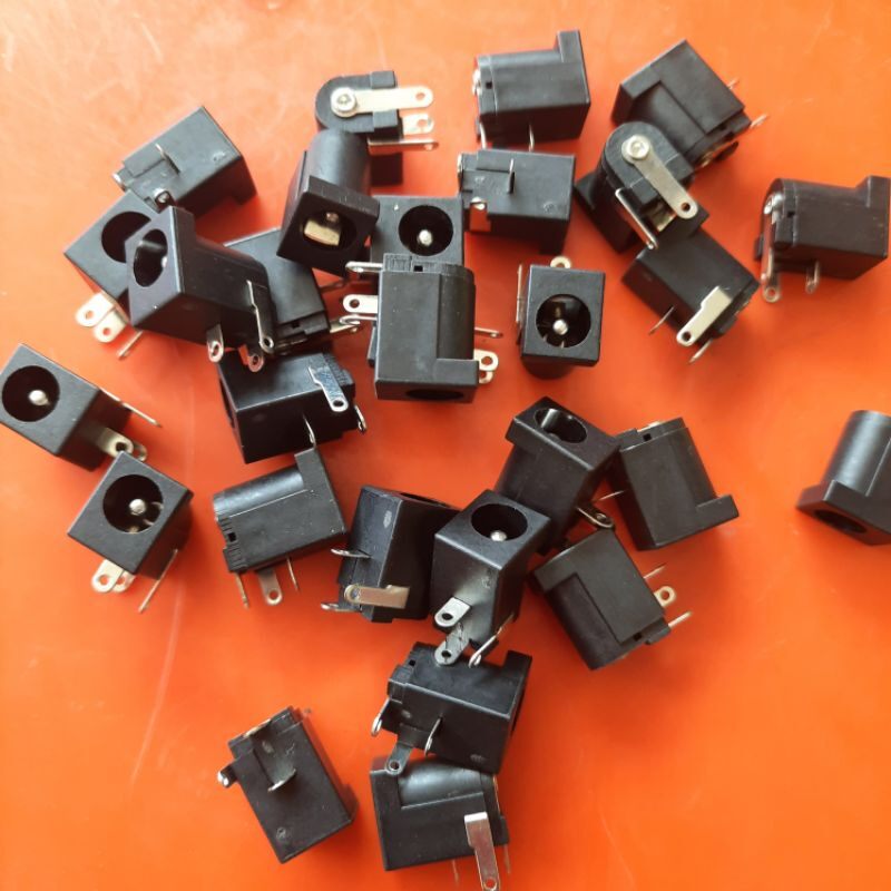 03 chân nguồn to 5V/9v/12V .5.5mm