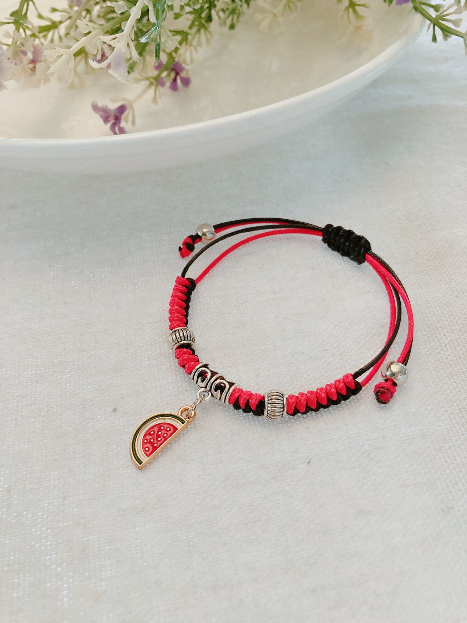 Vòng tay handmade dưa hấu