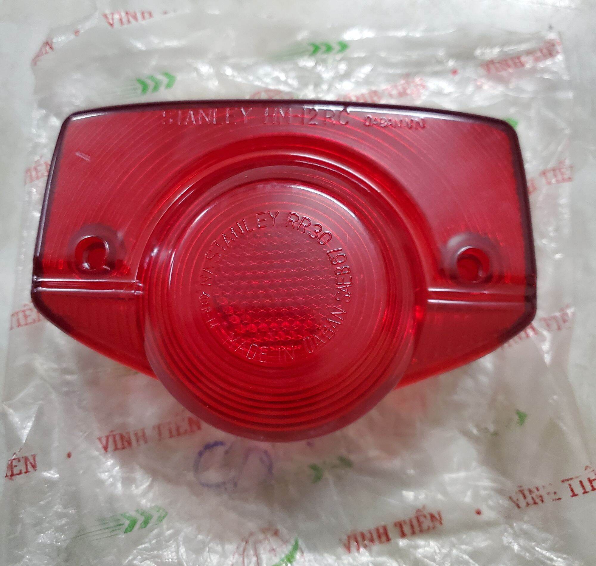 Chụp đèn đuôi sau xe CD