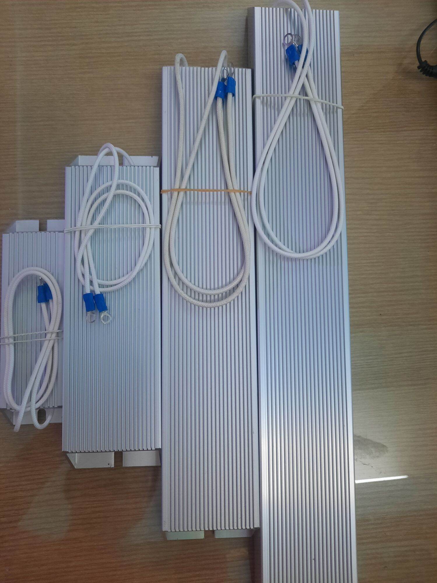 Điện trở xả biến tần vỏ nhôm 300w-100rj